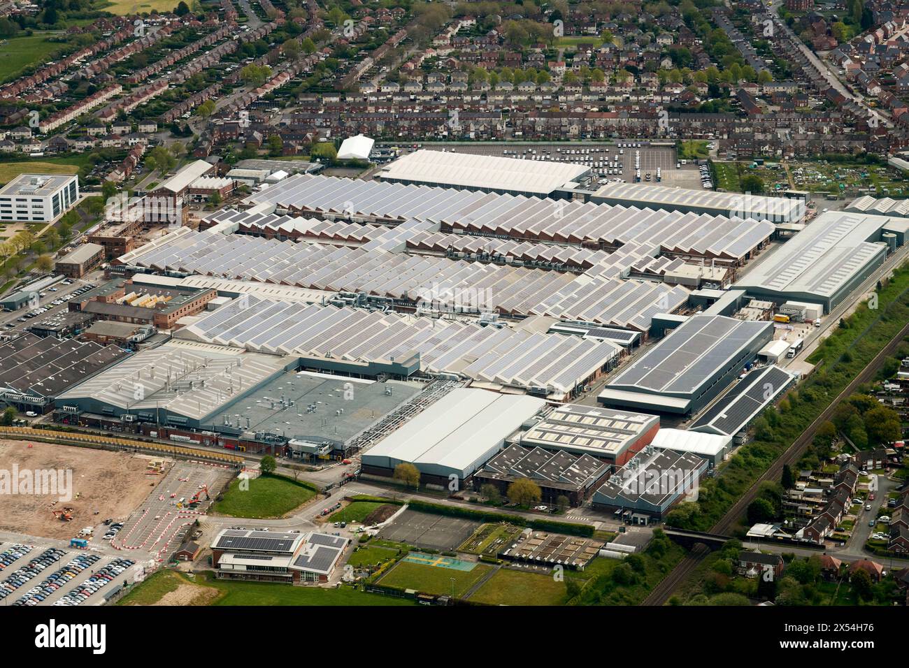 Vista aerea della fabbrica Bentley, Crewe, Inghilterra nord-occidentale, Regno Unito Foto Stock