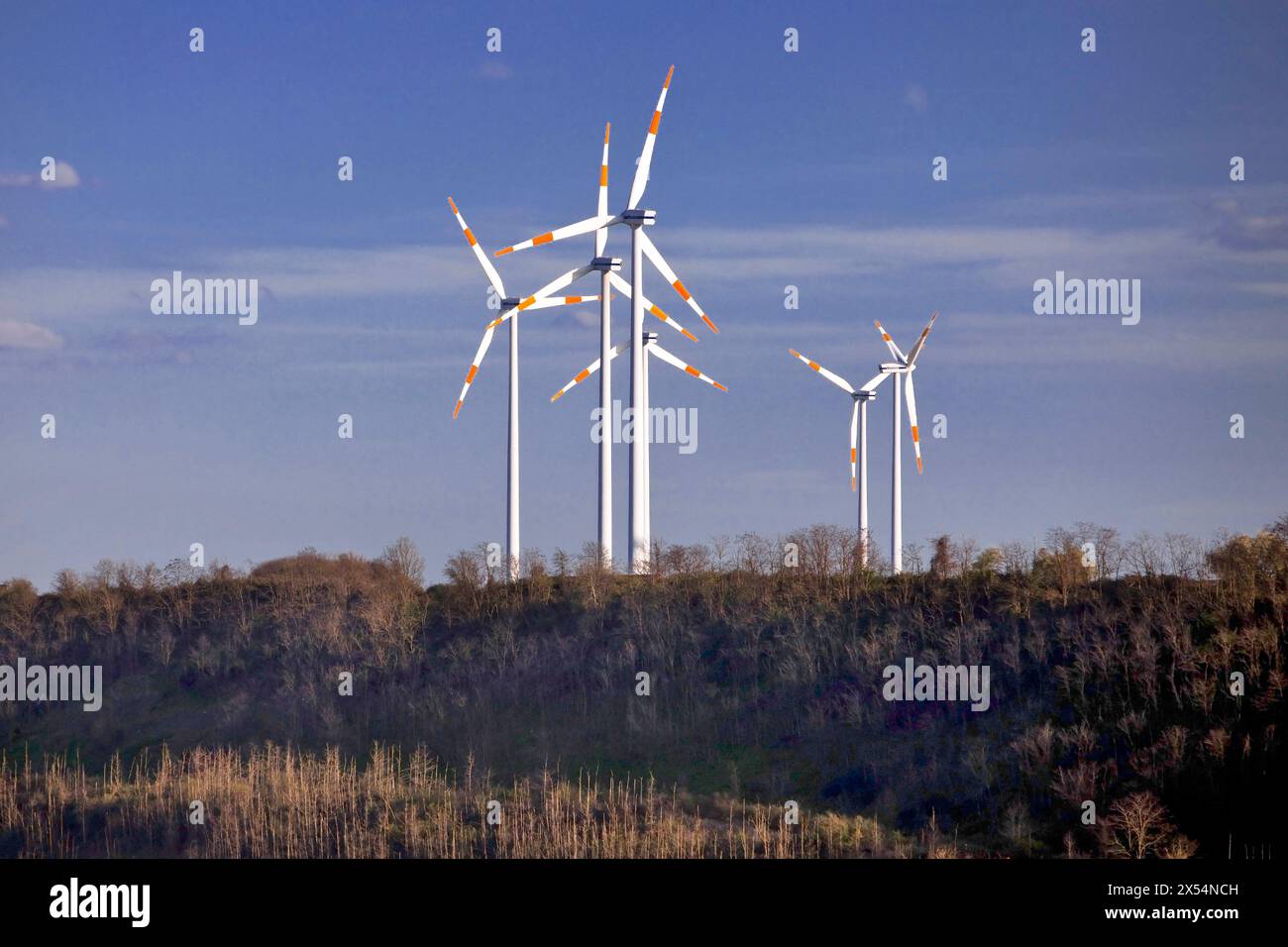 Turbine eoliche presso la miniera di lignite a cielo aperto di Garzweiler, Germania, Renania settentrionale-Vestfalia, Renania, Juechen Foto Stock