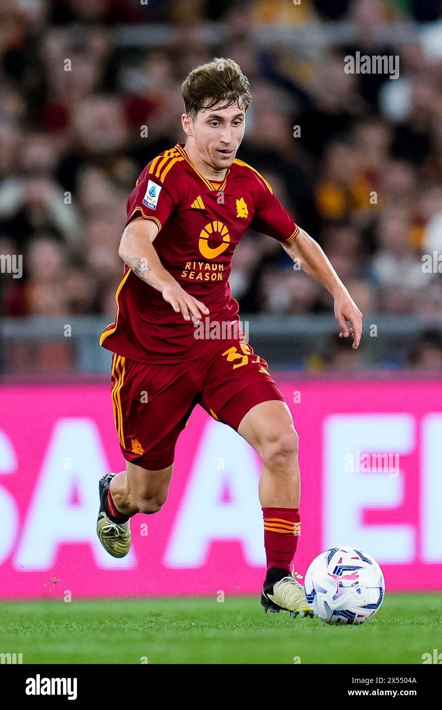 Roma, Italia. 5 maggio 2024. Tommaso Baldanzi di AS Roma durante la partita di serie A TIM tra AS Roma e Juventus FC allo Stadio Olimpico il 5 maggio 2024 a Roma. Crediti: Giuseppe Maffia/Alamy Live News Foto Stock