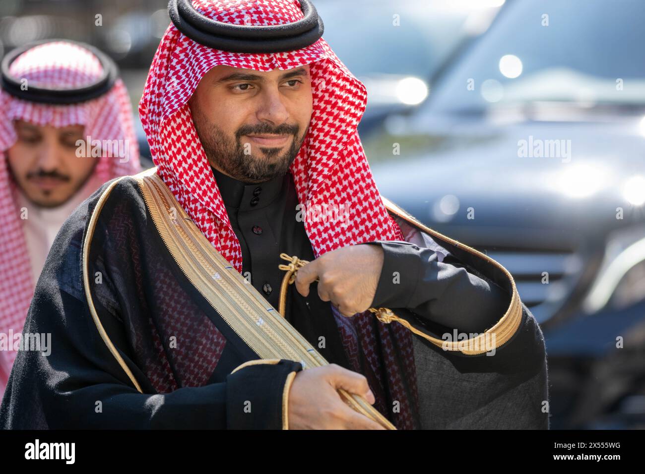Londra, Regno Unito. 7 maggio 2024. Ahmed Alsuwaiyan, Governatore dell'Autorità del governo digitale in Arabia Saudita, arriva all'Ufficio del Gabinetto, 70 Whitehall, per una riunione. Crediti: Ian Davidson/Alamy Live News Foto Stock