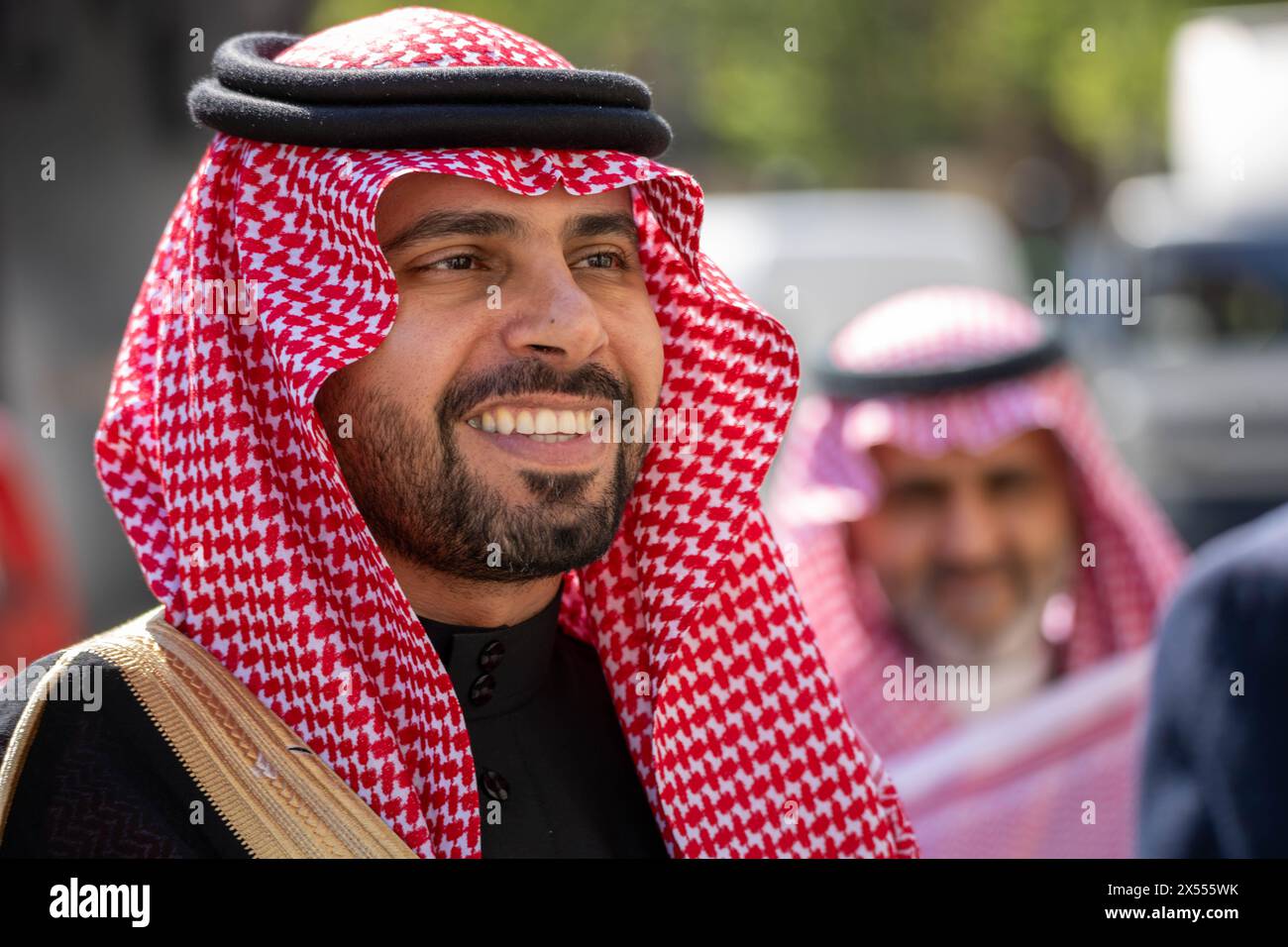 Londra, Regno Unito. 7 maggio 2024. Ahmed Alsuwaiyan, Governatore dell'Autorità del governo digitale in Arabia Saudita, arriva all'Ufficio del Gabinetto, 70 Whitehall, per una riunione. Crediti: Ian Davidson/Alamy Live News Foto Stock