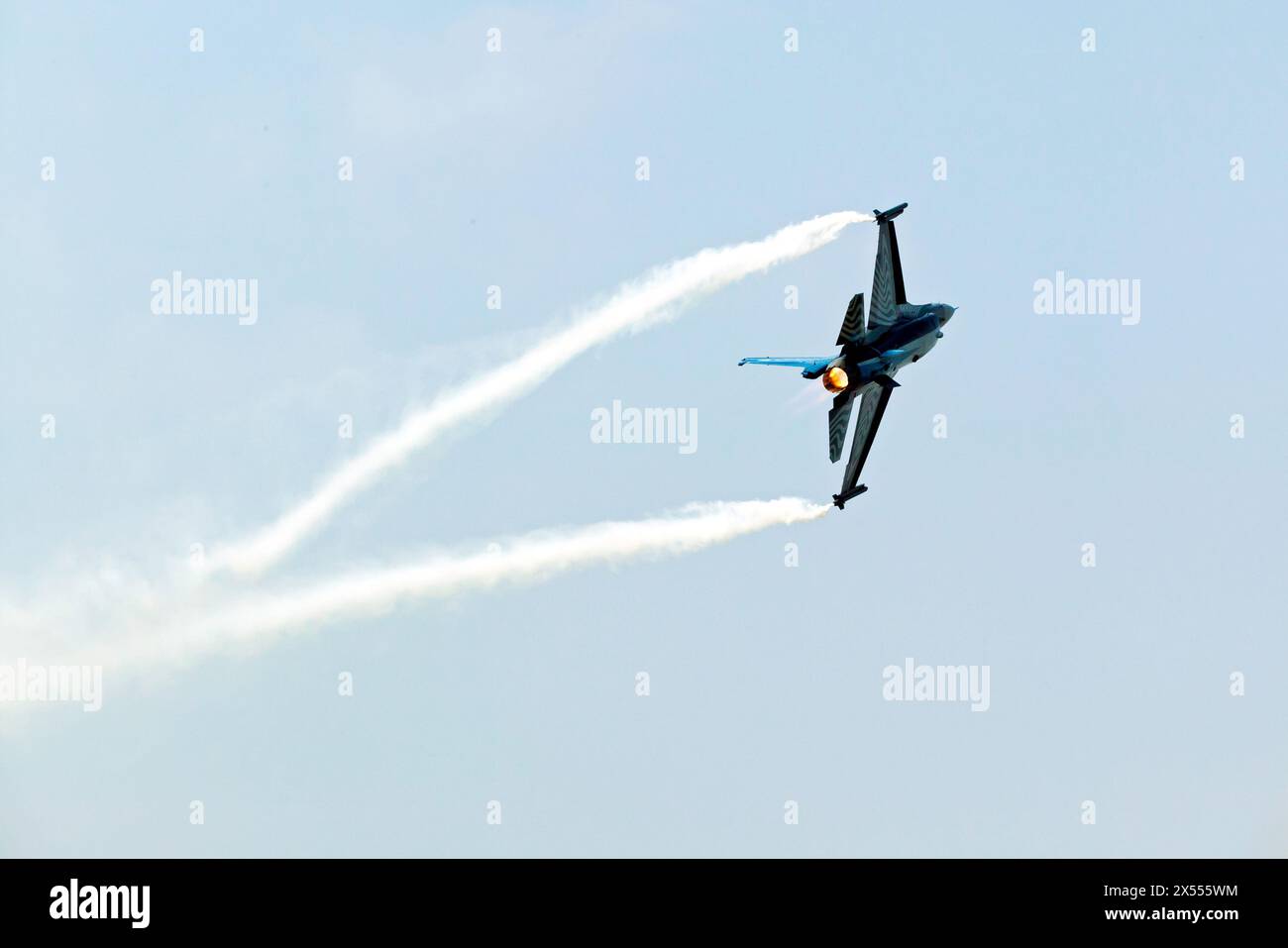 Gli F-16AM Fighting Falcon di Belgian Air Component sono un velivolo da esposizione solista alla Biggin Hill International Air Fair 2010. Foto Stock