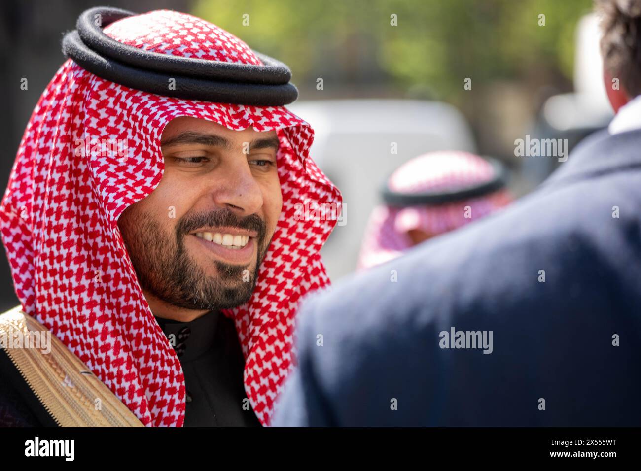 Londra, Regno Unito. 7 maggio 2024. Ahmed Alsuwaiyan, Governatore dell'Autorità del governo digitale in Arabia Saudita, arriva all'Ufficio del Gabinetto, 70 Whitehall, per una riunione. Crediti: Ian Davidson/Alamy Live News Foto Stock