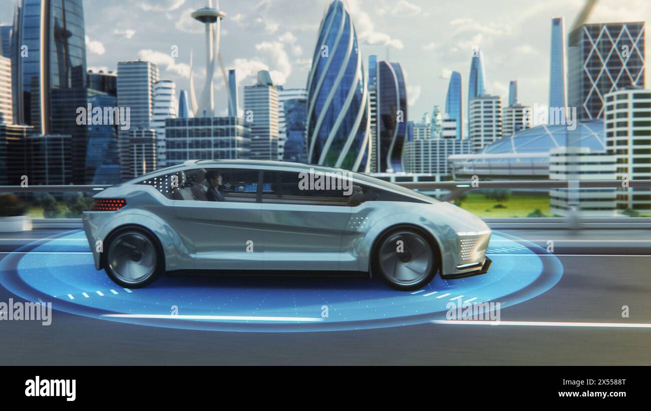 Concetto futuristico: Elegante uomo d'affari giapponese che guida sul sedile posteriore di un'auto elettrica autonoma a emissioni zero. Sta cavalcando sull'autostrada nella città del futuro. Foto Stock