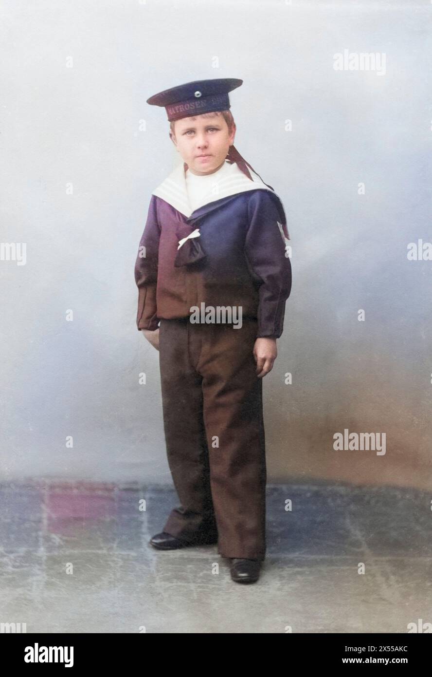 persone, bambini, ritratto - ragazzi, in costume da marinaio, con cappello, intera lunghezza, Würzburg, circa 1900, ULTERIORI DIRITTI-CLEARANCE-INFO-NON-DISPONIBILI Foto Stock