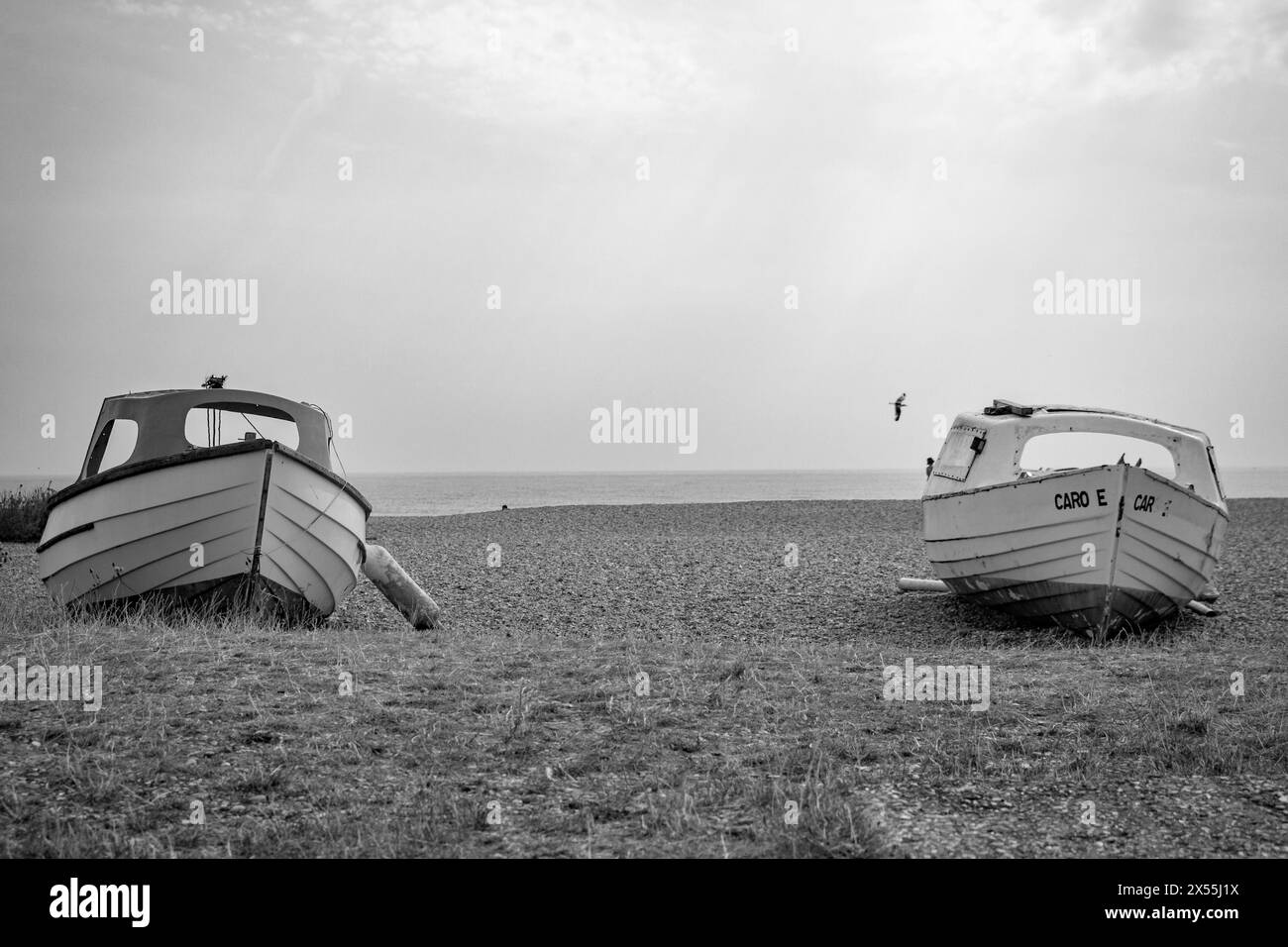 Regno Unito, Suffolk - vecchie barche da pesca su Aldeburgh Beach Foto Stock