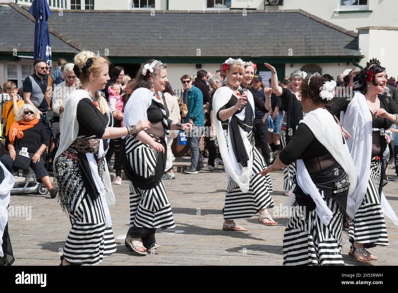 Tribal Banshees Sweeps Festival di Rochester Foto Stock