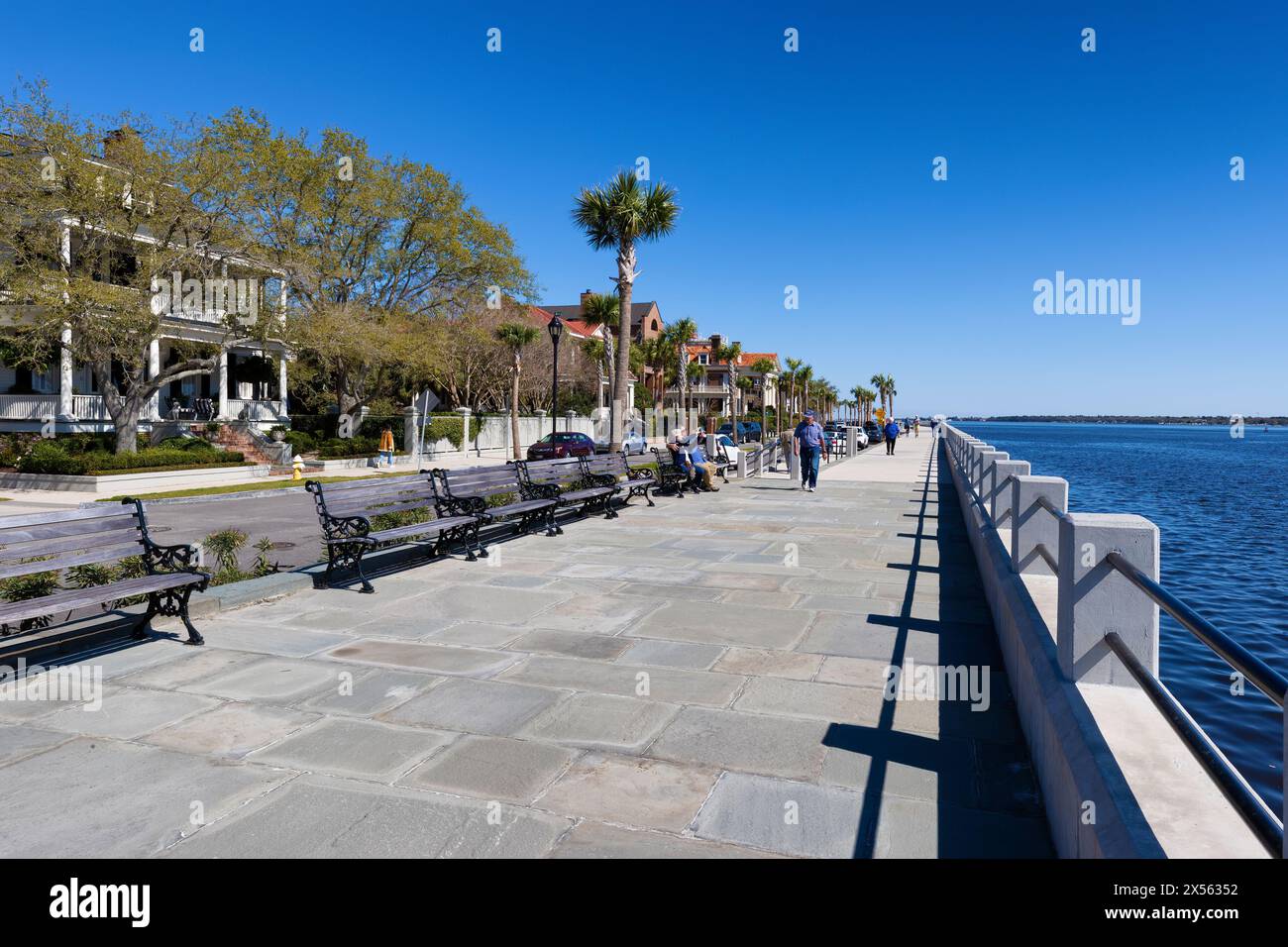 Charleston, South Carolina, Stati Uniti - 19 marzo 2024: Joe Riley Waterfront Park nel centro di Charleston. Foto Stock