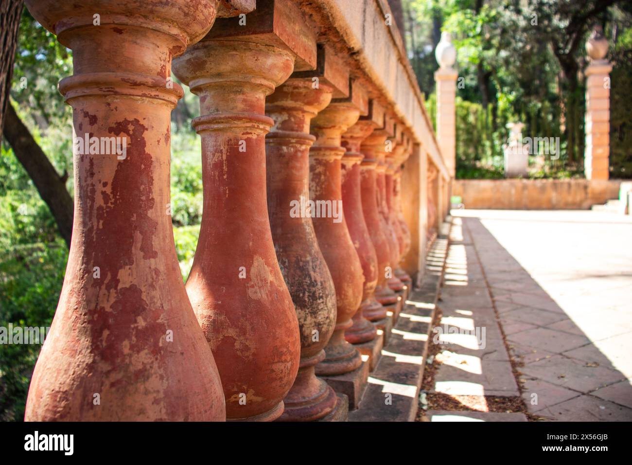 Giardino storico Parc del Laberint d'Horta, Barcellona, sostenibilità, conservazione dell'ambiente, tutela della biodiversità, padiglioni neoclassici Foto Stock