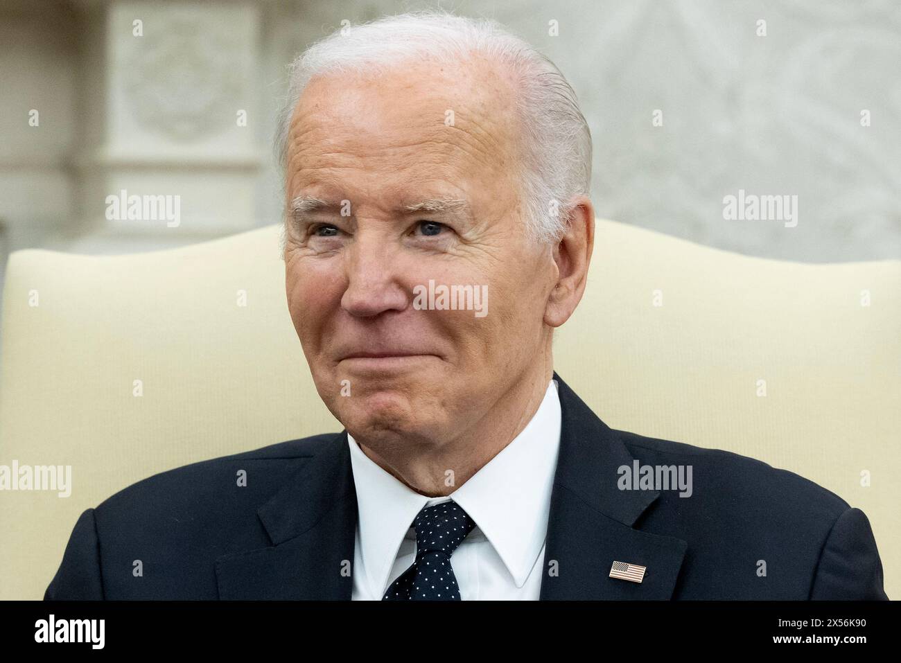 Washington, Stati Uniti. 7 maggio 2024. Il presidente Joe Biden ospita il presidente della Romania Klaus Iohannis durante il loro incontro presso l'Ufficio ovale della Casa Bianca a Washington DC martedì 7 maggio 2024. Foto di Michael Reynolds/UPI credito: UPI/Alamy Live News Foto Stock