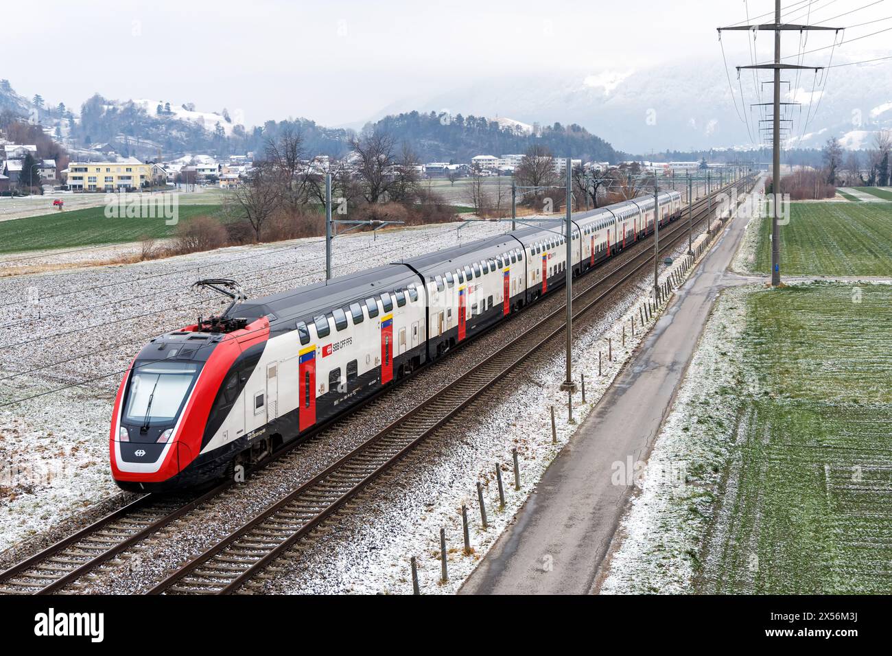 Wartau, Svizzera - 9 gennaio 2024: Bombardier Twindexx Train operato dalle FFS a Wartau, Svizzera. Foto Stock