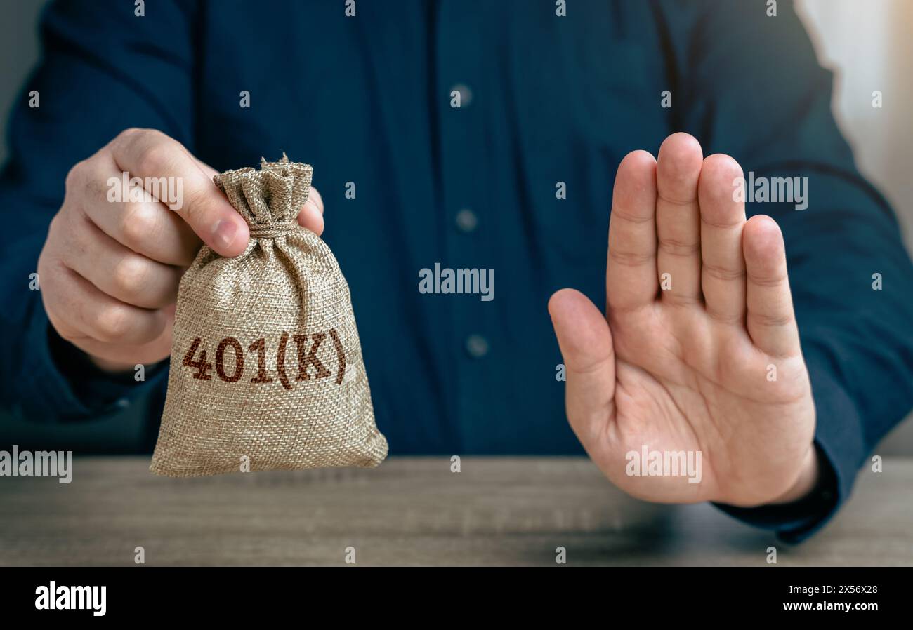 Caratteristiche di un piano pensionistico 401k. Avvertenze sulle funzioni. Vantaggi e svantaggi. Sospensione del programma di risparmio pensionistico. Rischi. Un incentivo finanziario Foto Stock