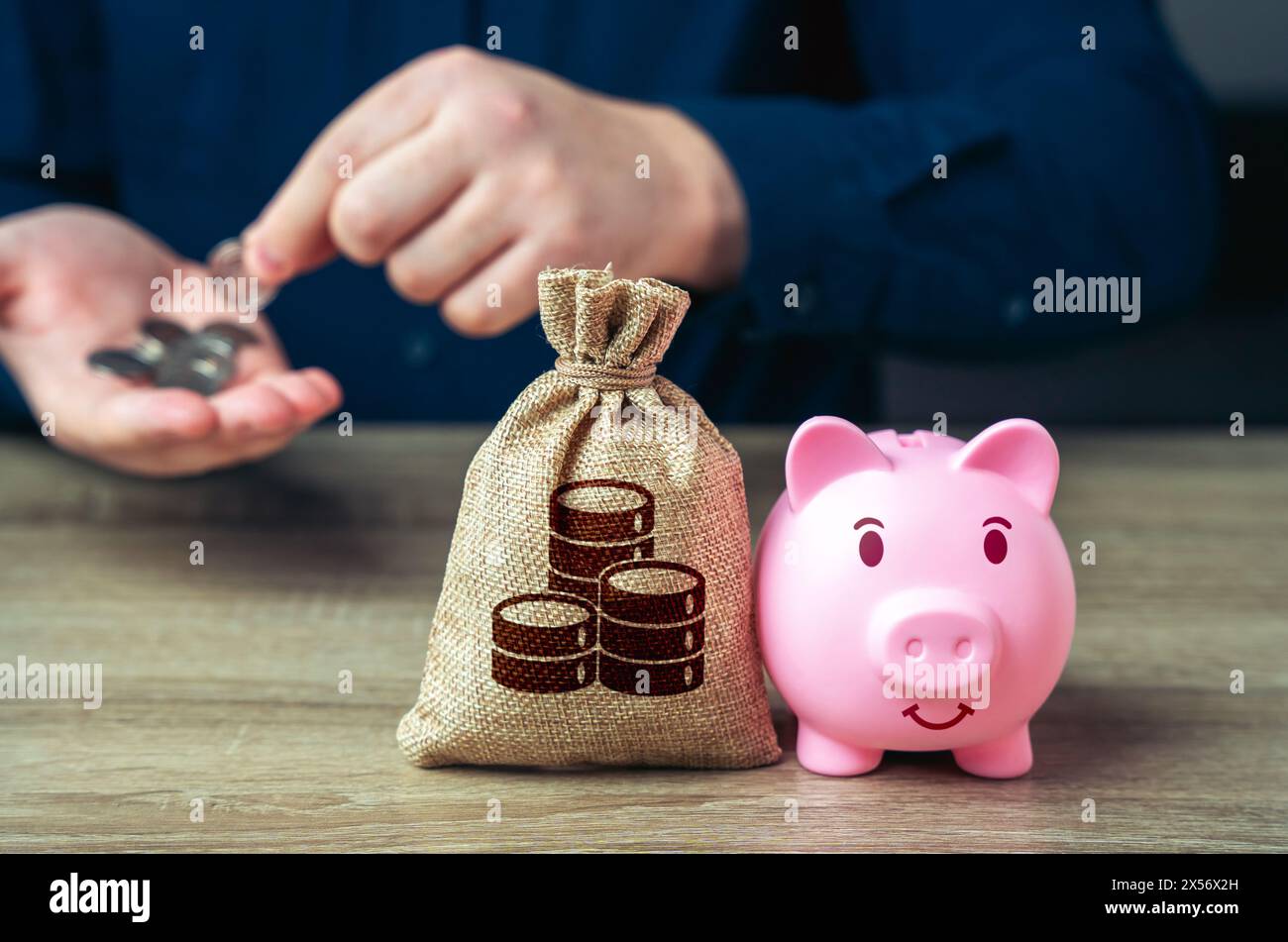 Risparmia denaro. Pianificazione finanziaria. Colleziona per un sogno. Investi in idee e obiettivi di vita. Foto Stock