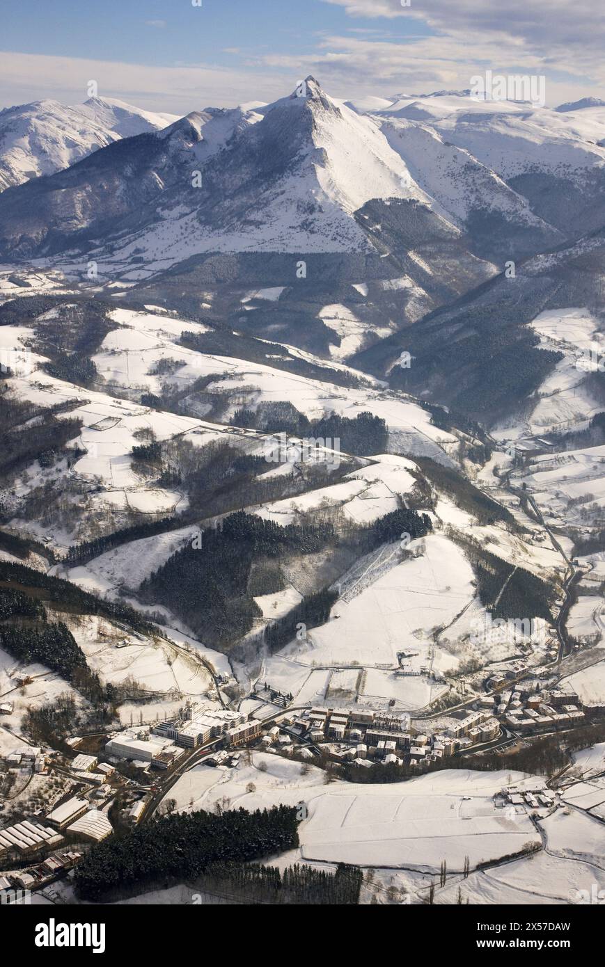 Txindoki montagna, Aralar mountain range, neve Zaldibia. Guipuzcoa, Paesi Baschi Foto Stock