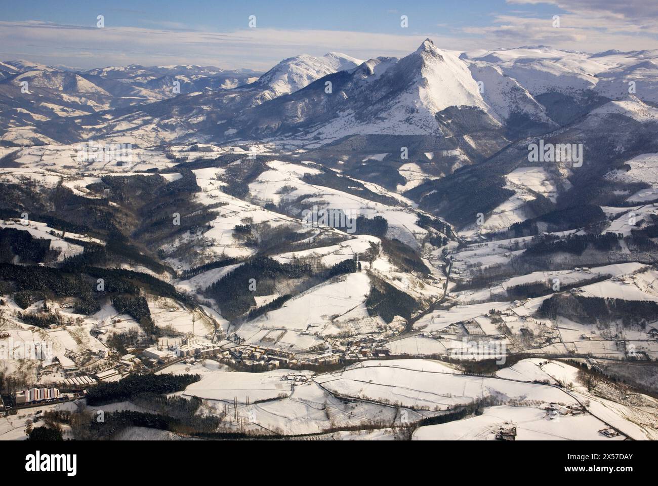 Txindoki montagna, Aralar mountain range, neve Zaldibia. Guipuzcoa, Paesi Baschi Foto Stock