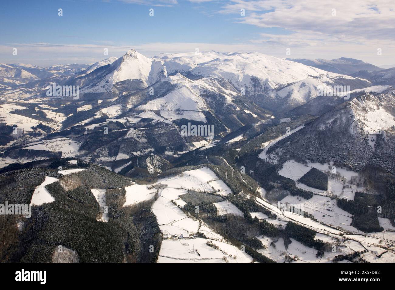 Txindoki montagna, Aralar mountain range, neve Lazkaomendi. Guipuzcoa, Paesi Baschi Foto Stock