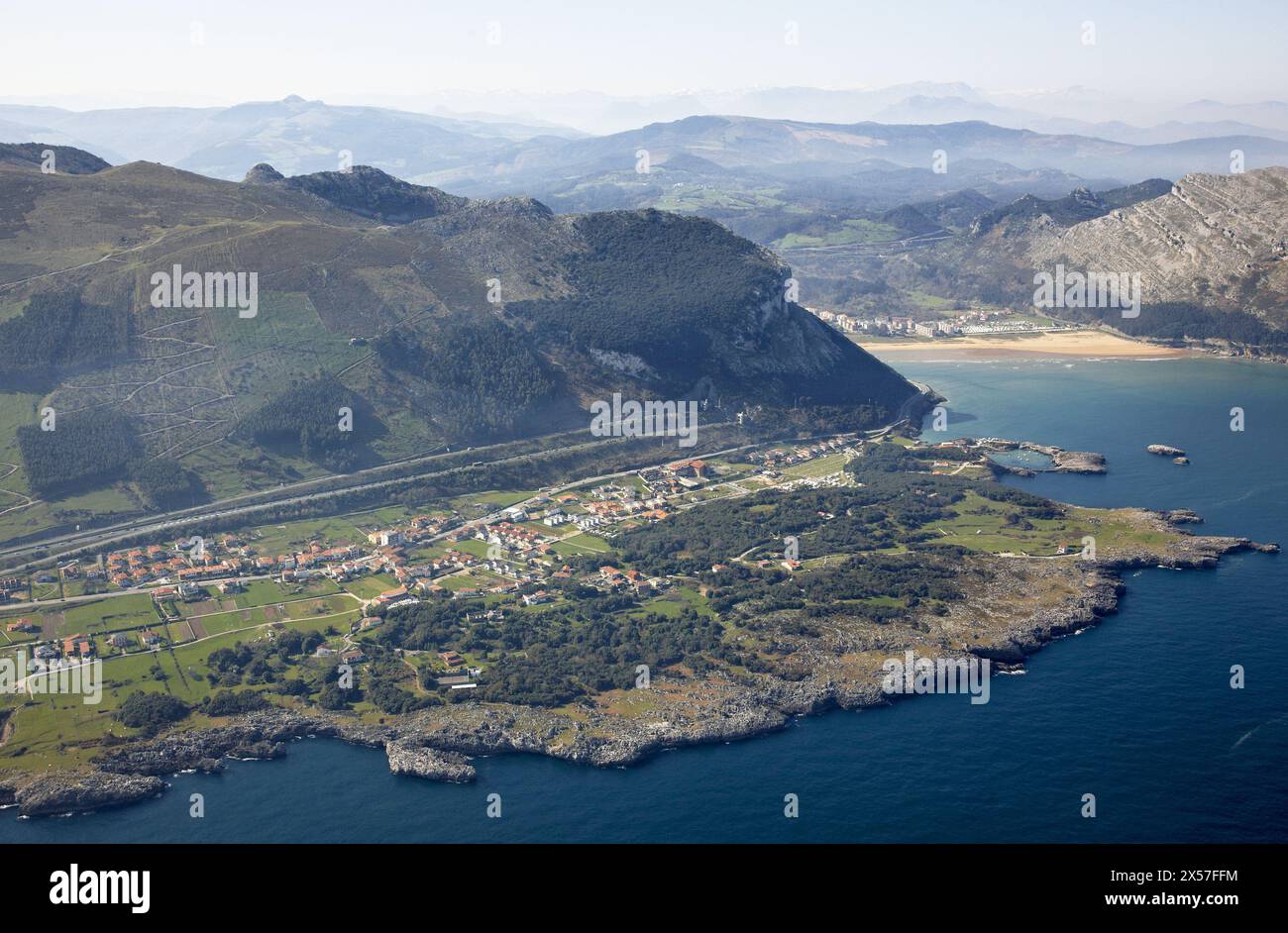 Islares, Oriñon in background, Cantabria, SPAGNA Foto Stock