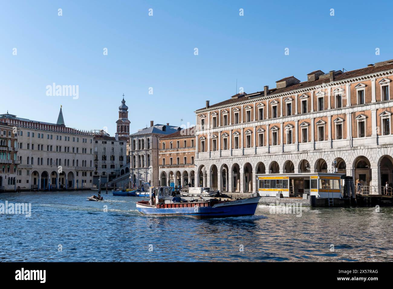 Mercato di Rialto sul Canal grande, Venezia, Veneto, Italia Foto Stock
