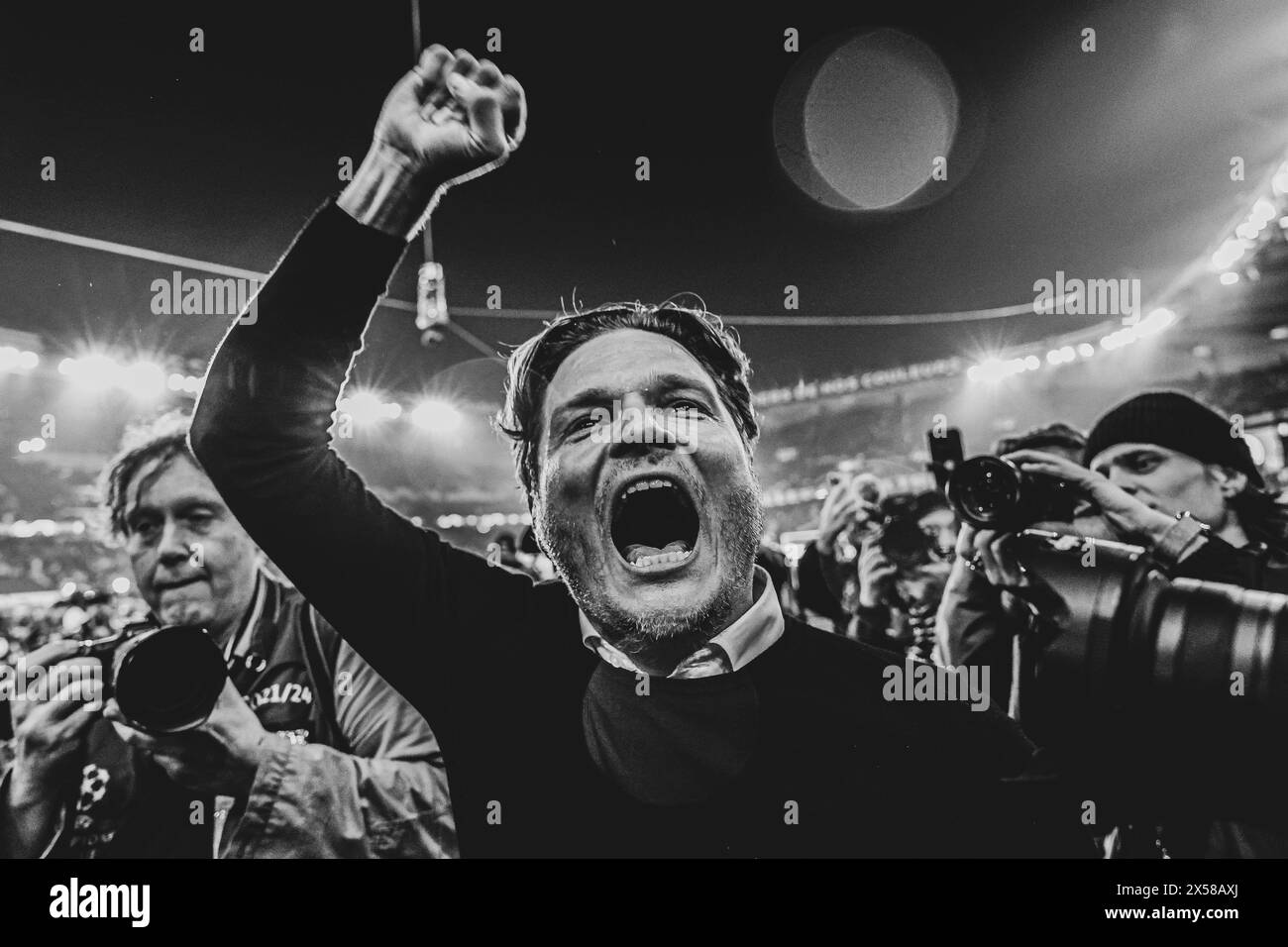 Parigi, Francia. 7 maggio 2024. © Sebastien Muylaert/MAXPPP - Parigi 07/05/2024 l'allenatore Edin Terzic del Borussia Dortmund reagisce dopo aver vinto la semifinale di UEFA Champions League contro il Paris Saint-Germain e il Borussia Dortmund al Parc des Princes di Parigi, Francia. 07.05.2024 crediti: MAXPPP/Alamy Live News Foto Stock