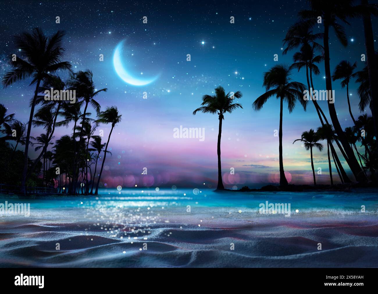 Palm Beach di notte con stelle e Luna - effetti scintillanti sull'oceano Foto Stock