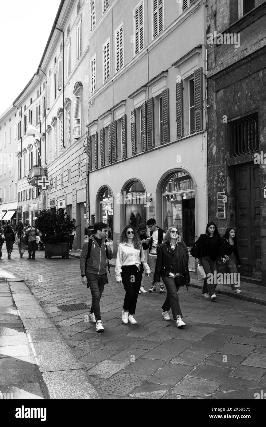 Il paesaggio urbano di Parma con il cielo nuvoloso Foto Stock