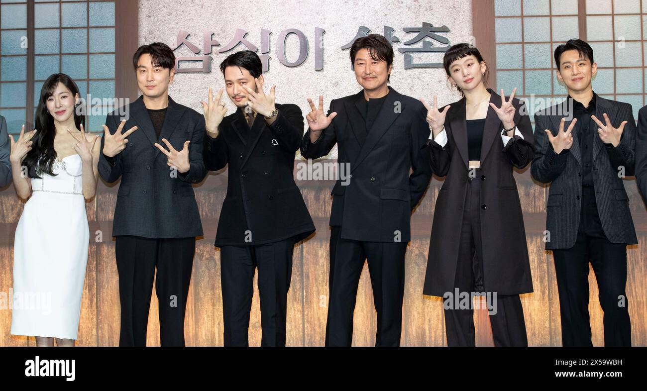 Seoul, Corea del Sud. 8 maggio 2024. (L to R) la cantante e attrice americana Tiffany Young, membro del gruppo femminile K-Pop Girls Generation, attori sudcoreani Seo Hyeon-woo, Byun Yo-han, Song Kang-ho, Jin Ki-joo, Ju Jin-mo, partecipa a una chiamata fotografica per la conferenza stampa di Uncle Samsik presso il Grand Intercontinental Seoul hotel a Seoul, Corea del Sud, l'8 maggio 2024. Il film aprirà il 15 maggio 2024. (Foto di Lee Young-ho/Sipa USA) credito: SIPA USA/Alamy Live News Foto Stock