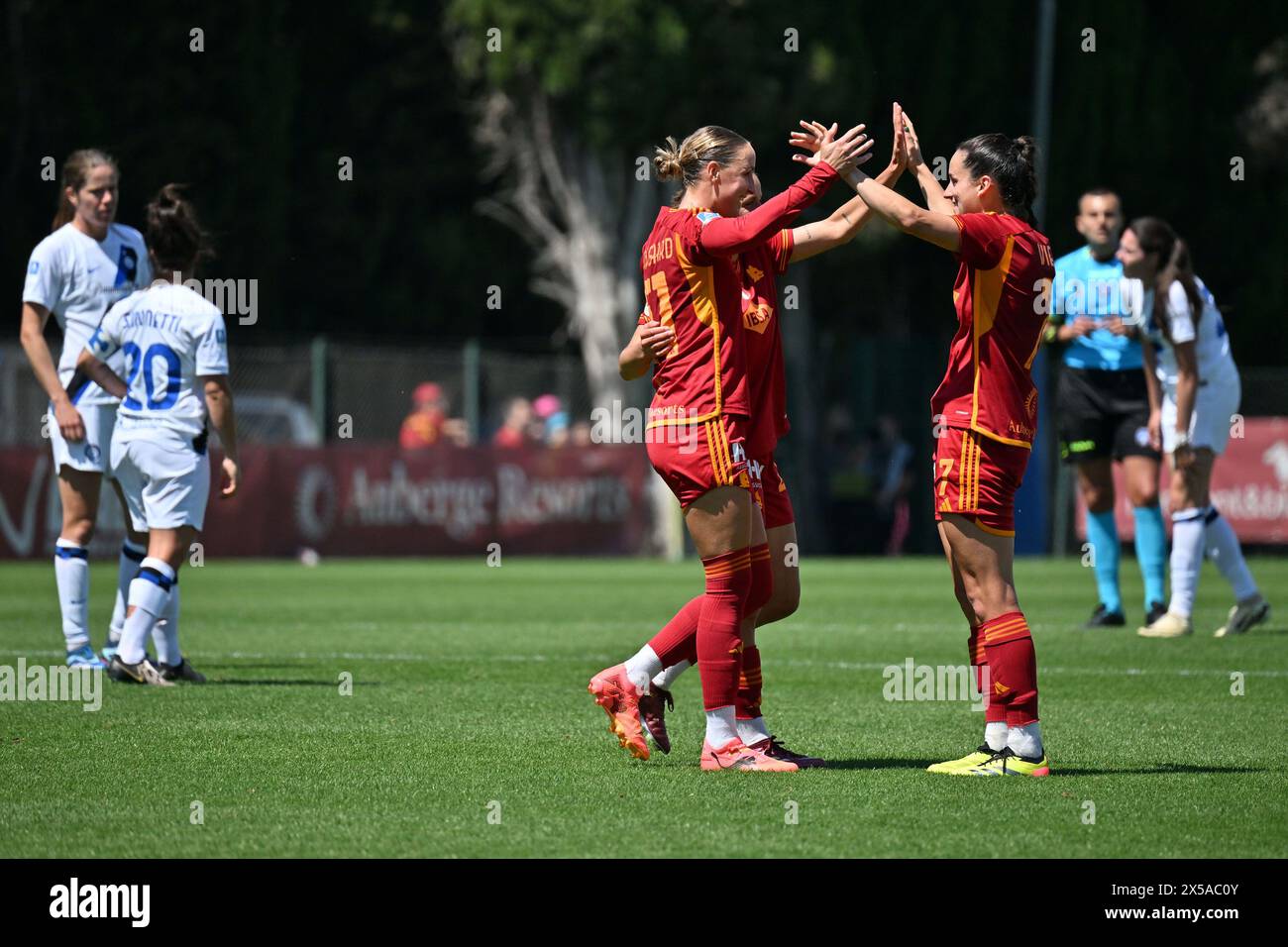 Roma, Italia. 5 maggio 2024. Al termine della gara il campionato italiano di serie A 2023-2024 partita di calcio femminile tra Roma e Inter allo stadio delle tre fontane, Italia (felice De Martino/SPP) credito: SPP Sport Press Photo. /Alamy Live News Foto Stock