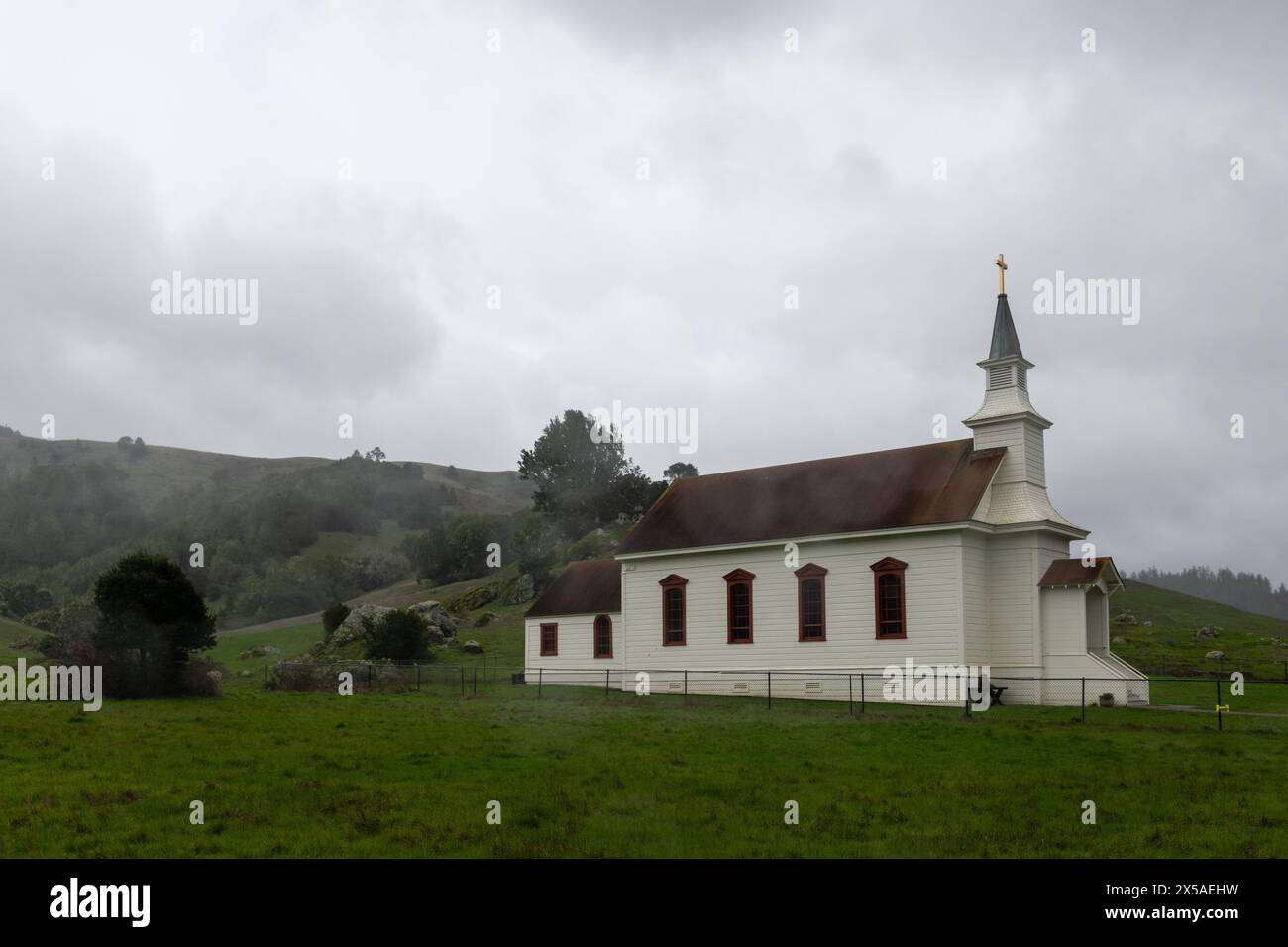 Pittoresca e rurale Old Saint Mary's Church of Nicasio Valley nella contea di Marin, California. Foto Stock