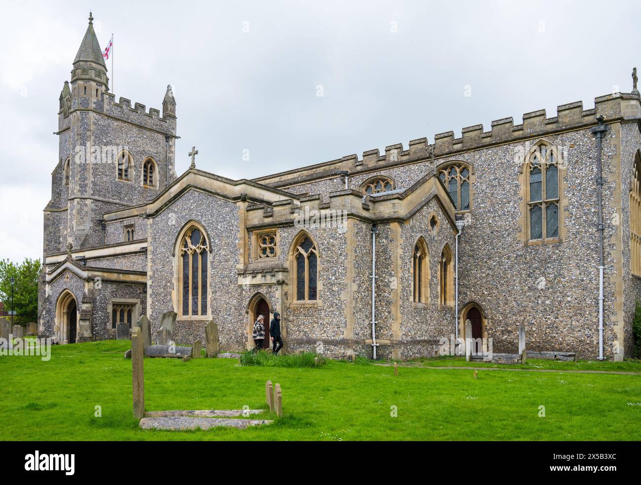 Esterno della St Mary's Church una chiesa parrocchiale della Chiesa d'Inghilterra classificata di grado 1 a Old Amersham Buckinghamshire Inghilterra Regno Unito Foto Stock