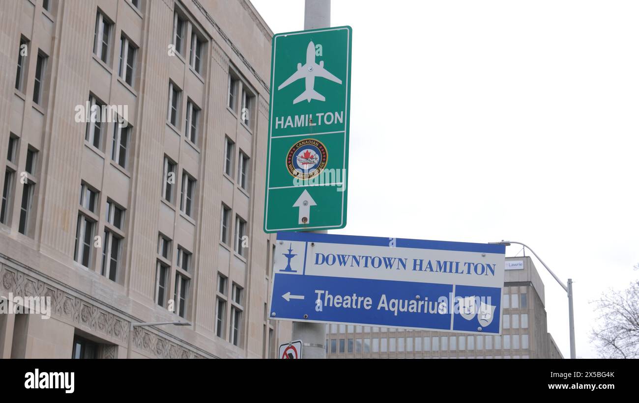 Indicazioni per l'aeroporto di Hamilton - HAMILTON, CANADA - 13 APRILE 2024 Foto Stock