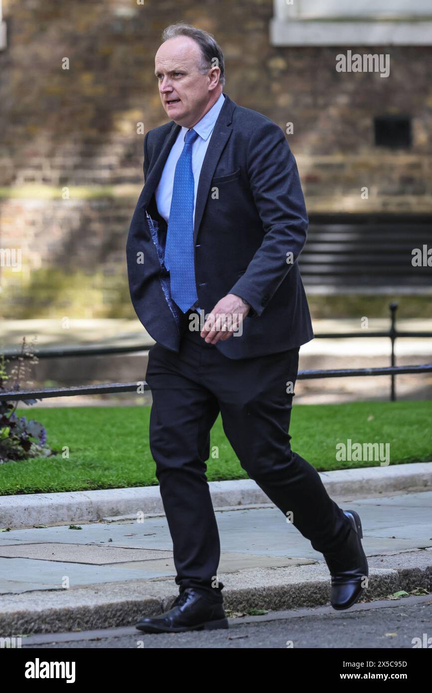 Londra, Regno Unito. 8 maggio 2024. Decine di deputati conservatori, ex ministri e altri colleghi frequentano Downing Street, apparentemente per una "presentazione elettorale" e un briefing con il primo Ministro e i suoi consiglieri. Crediti: Imageplotter/Alamy Live News Foto Stock