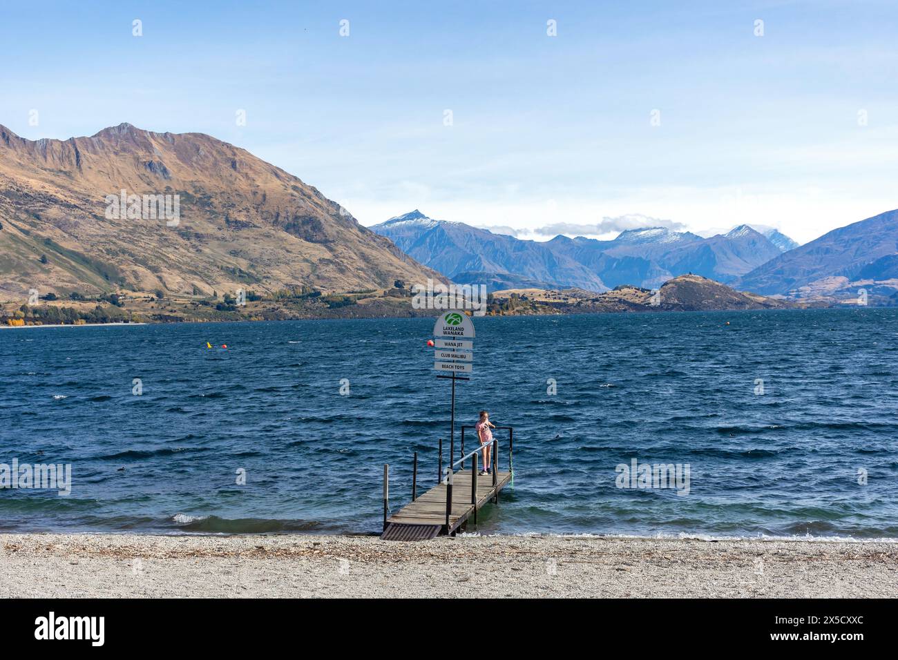 Lungolago in autunno, Wānaka, Otago, Isola del Sud, nuova Zelanda Foto Stock