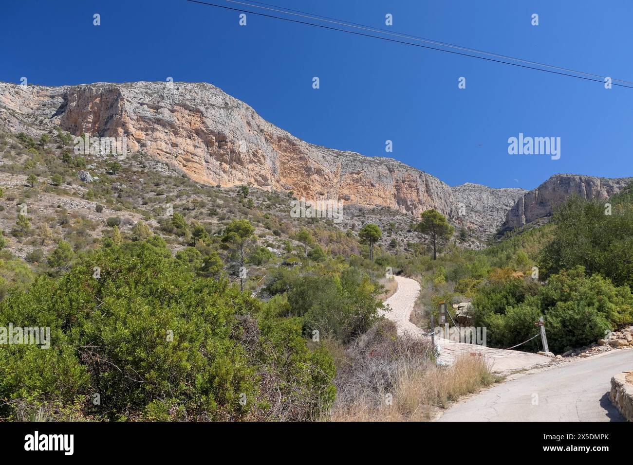 Alicante in Spagna: Passeggiate per i sentieri di El Montgo Foto Stock
