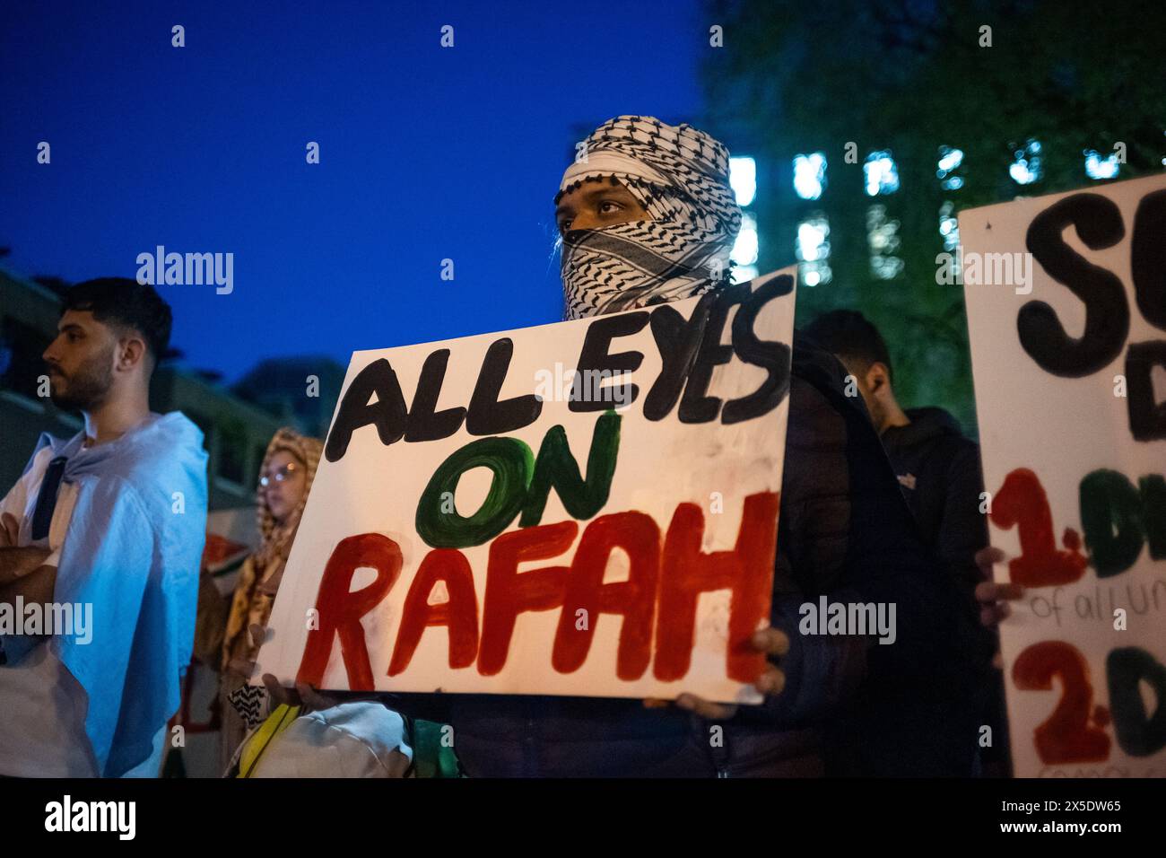 Londra / Regno Unito. 7 maggio 2024. Mentre le forze di difesa israeliane continuano i loro reati a Rafah, gli studenti del Regno Unito hanno allestito tende sulla base dell'università SOAS (School of Oriental and African Studies) in solidarietà con la Palestina e altre università di protesta. Alamy Live News / Aubrey Fagon Foto Stock