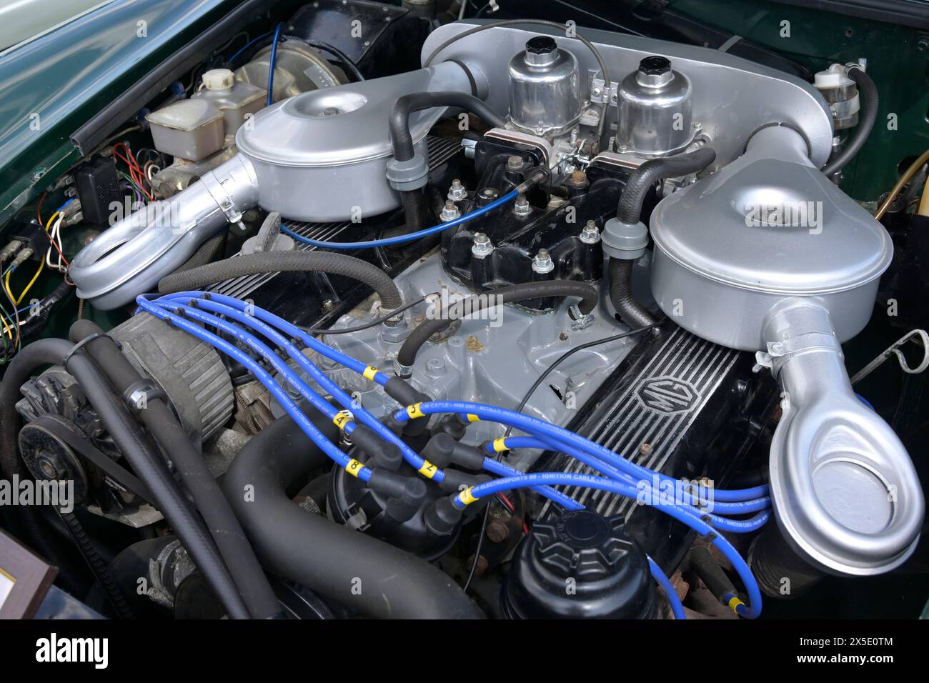 Vano motore per auto V8 MG norfolk inghilterra Foto Stock