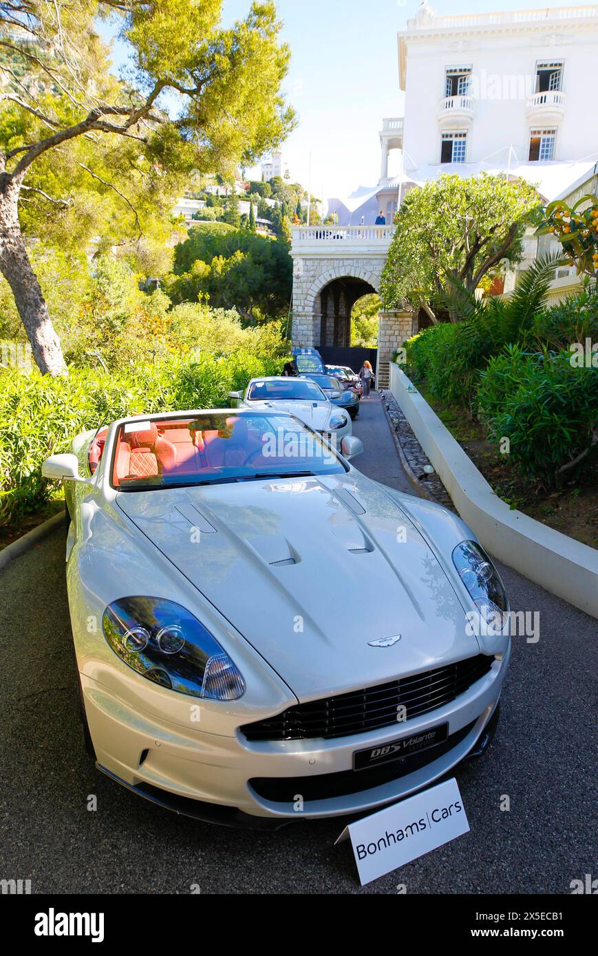 Roquebrune Cap Martin, Francia - 09 maggio 2024: Bonhams Cars - The MONACO sale Les Grandes Marques a Monaco a Villa la Vigie durante il 14° Grand Prix de Monaco Historique. Aston Martin. Mandoga Media Germania Bonhams Cars: La vendita DI MONACO *** Roquebrune Cap Martin, Francia 09 maggio 2024 Bonhams Cars la vendita DI MONACO Les Grandes Marques a Monaco a Villa la Vigie durante il 14 ° Grand Prix de Monaco Historique Aston Martin Mandoga Media Germania Bonhams Cars la vendita di MONACO Foto Stock