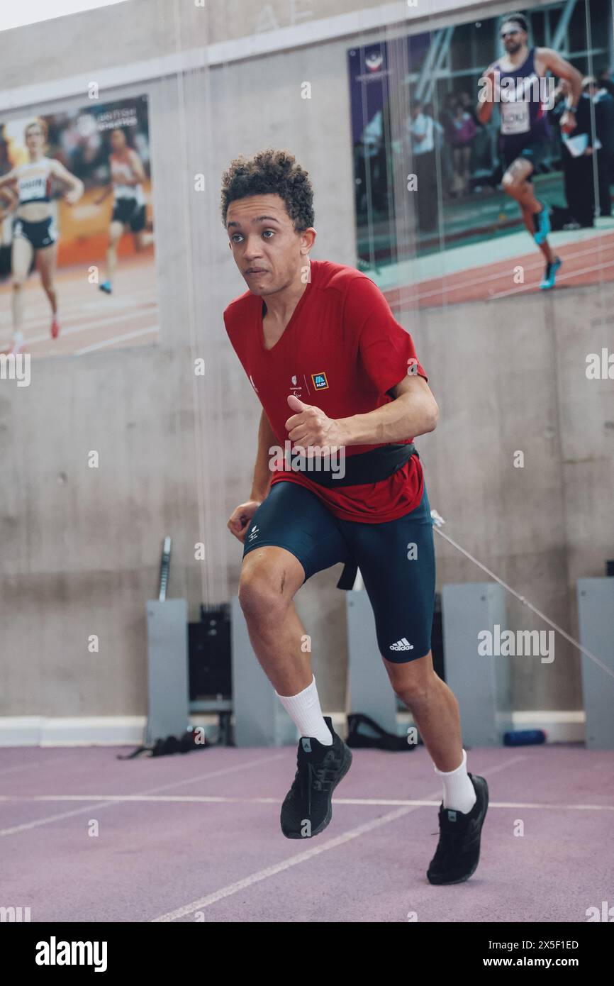 Loughborough, Regno Unito. 5 aprile 2024. Thomas Young della Gran Bretagna durante gli allenamenti prima dei Campionati mondiali di atletica leggera del 2024. Crediti: George Tewkesbury/Alamy Live News Foto Stock