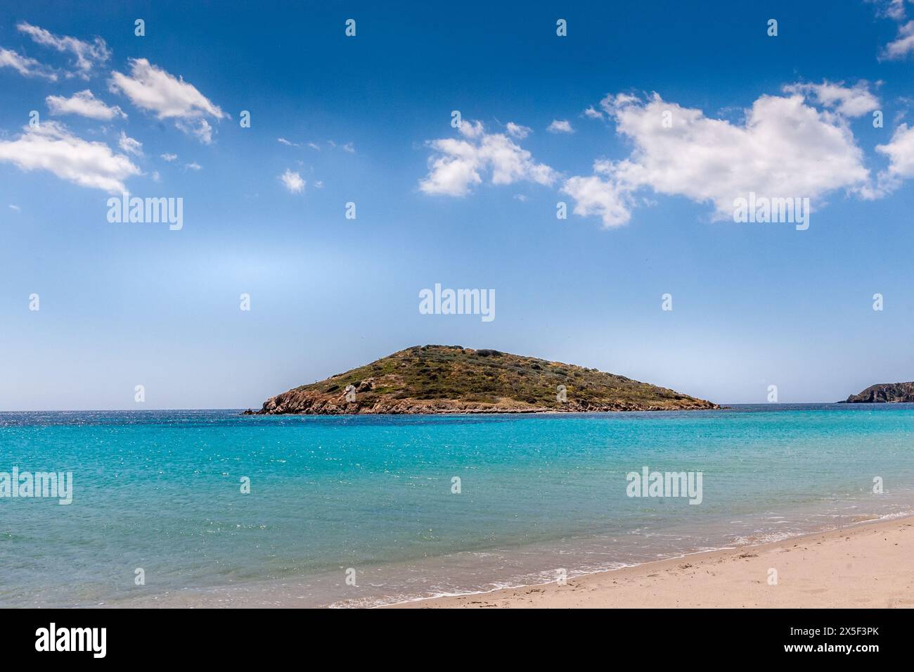 Bellezza costiera incontaminata: Esplorando Tuerredda, Teulada e Sulcis in Sardegna Foto Stock