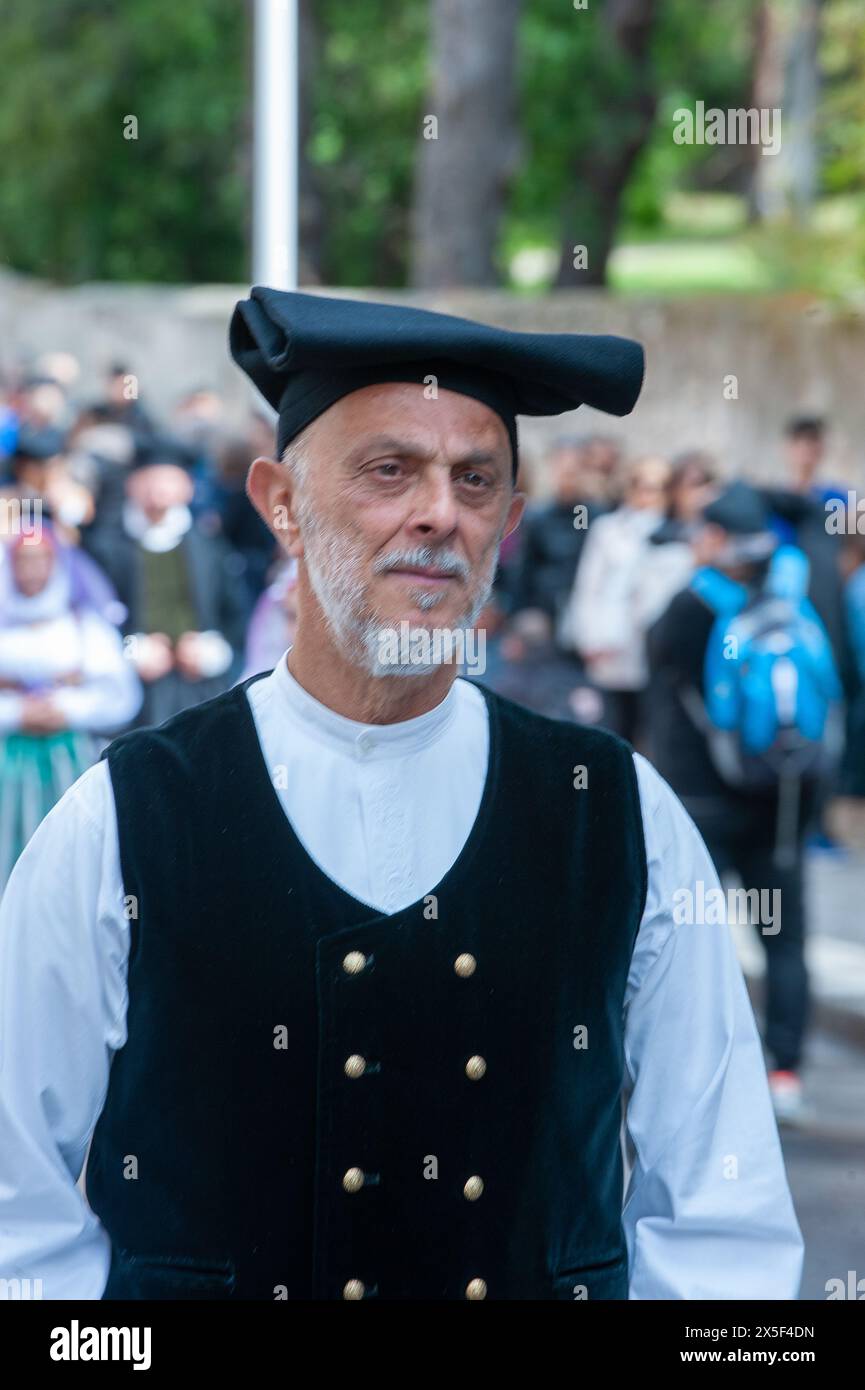 Parata folcloristica italiana in Sardegna Foto Stock