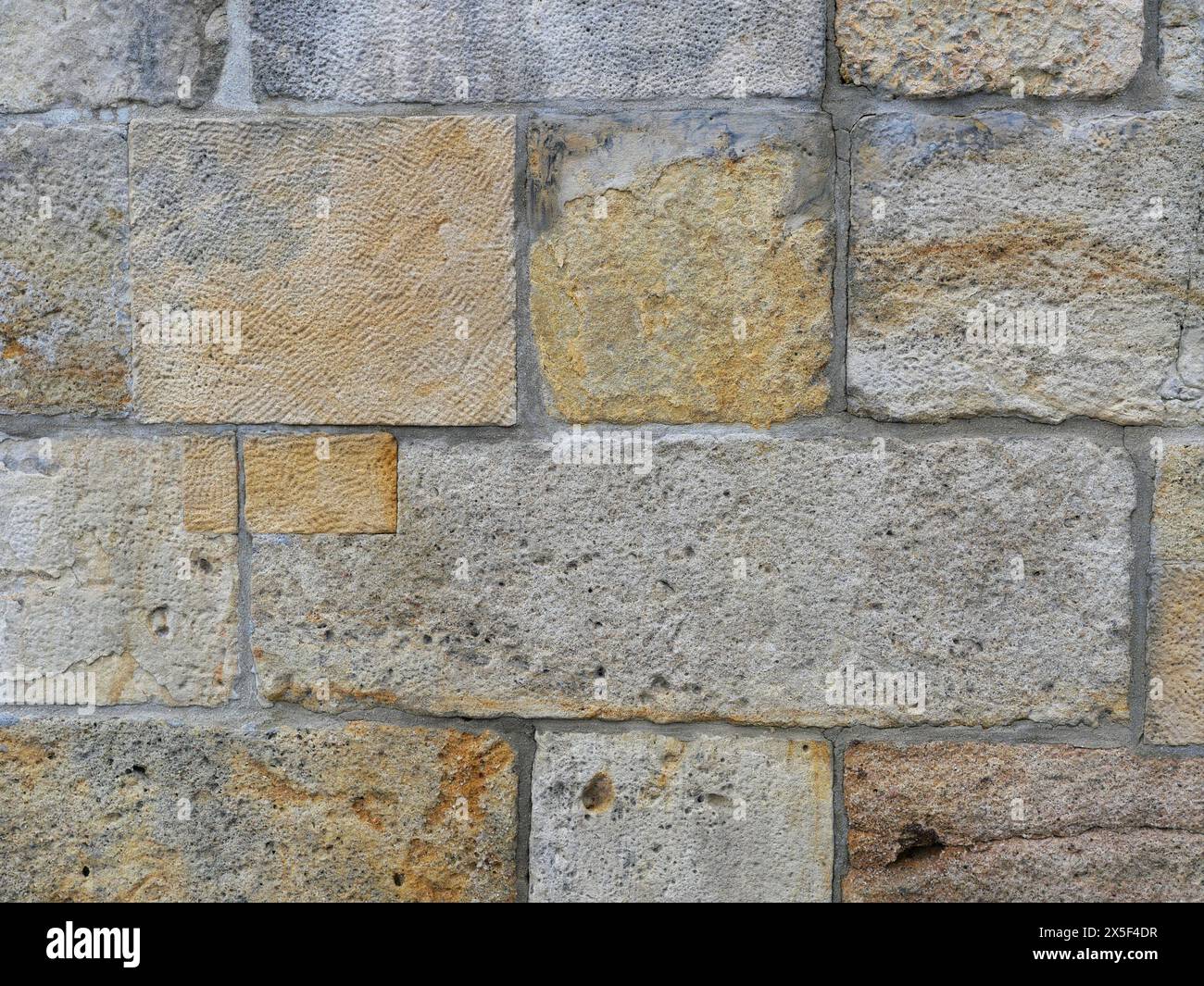 Le strutture in pietra naturale trovano applicazione in pavimenti, scale, marciapiedi, rivestimenti di pareti, sculture, e monumenti Foto Stock