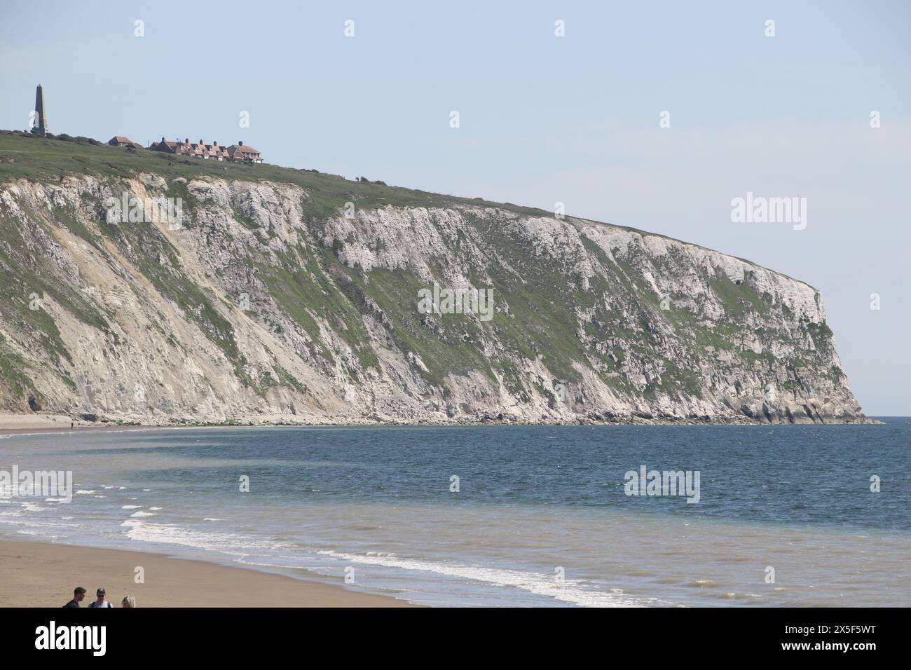Scogliera bianca di gesso vicino al mare a Sandown, Isola di Wight Foto Stock