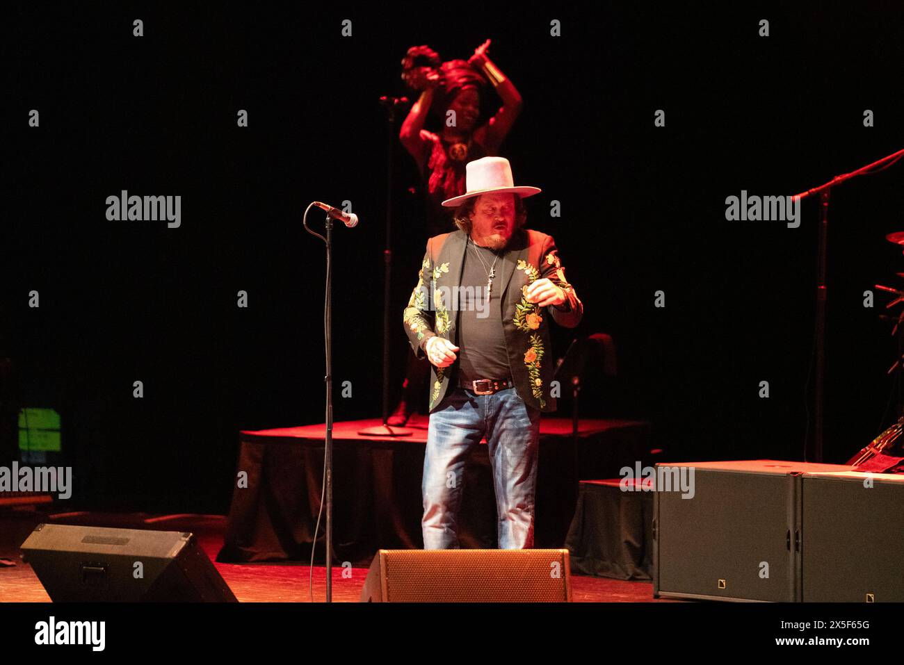 Fort Lauderdale, Stati Uniti. 7 maggio 2024. Zucchero si esibisce al Broward Center di Fort Lauderdale, Florida, il 7 maggio 2024. Lo spettacolo faceva parte del suo overdose D'amore World Tour 2024. (Foto di Geoffrey Clowes/Sipa USA) credito: SIPA USA/Alamy Live News Foto Stock