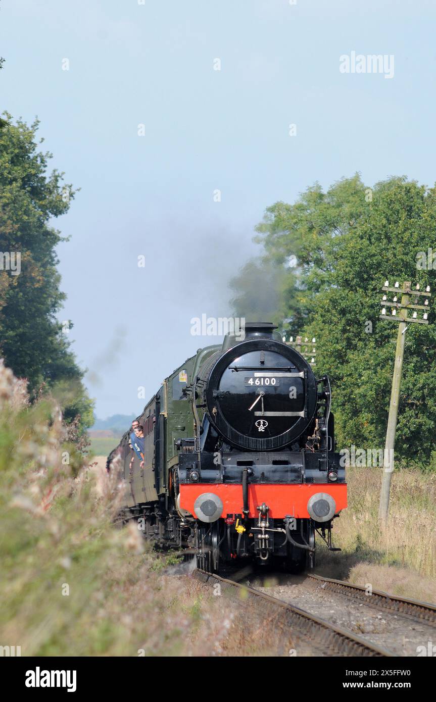 'Royal Scot' si avvicina al Waterworks Crossing con un servizio da Bridgnorth a Kidderminster Town. Foto Stock