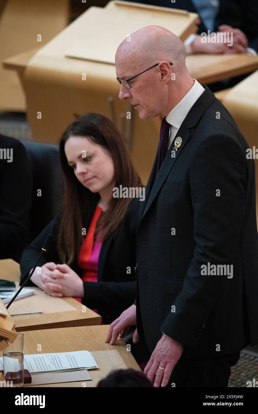 Edimburgo, Scozia, Regno Unito. 9 maggio 2024. NELLA FOTO: (L) Kate Forbes MSP, primo ministro scozzese, (R), John Swinney MSP, primo ministro della Scozia e leader del Partito Nazionale scozzese (SNP). Nomina dei Ministri scozzesi e dei Ministri scozzesi giovani, il giorno dopo che John Swinney MSP è stato votato come nuovo primo Ministro della Scozia. Scene all'interno del Parlamento scozzese a Holyrood. Crediti: Colin D Fisher crediti: Colin Fisher/Alamy Live News Foto Stock