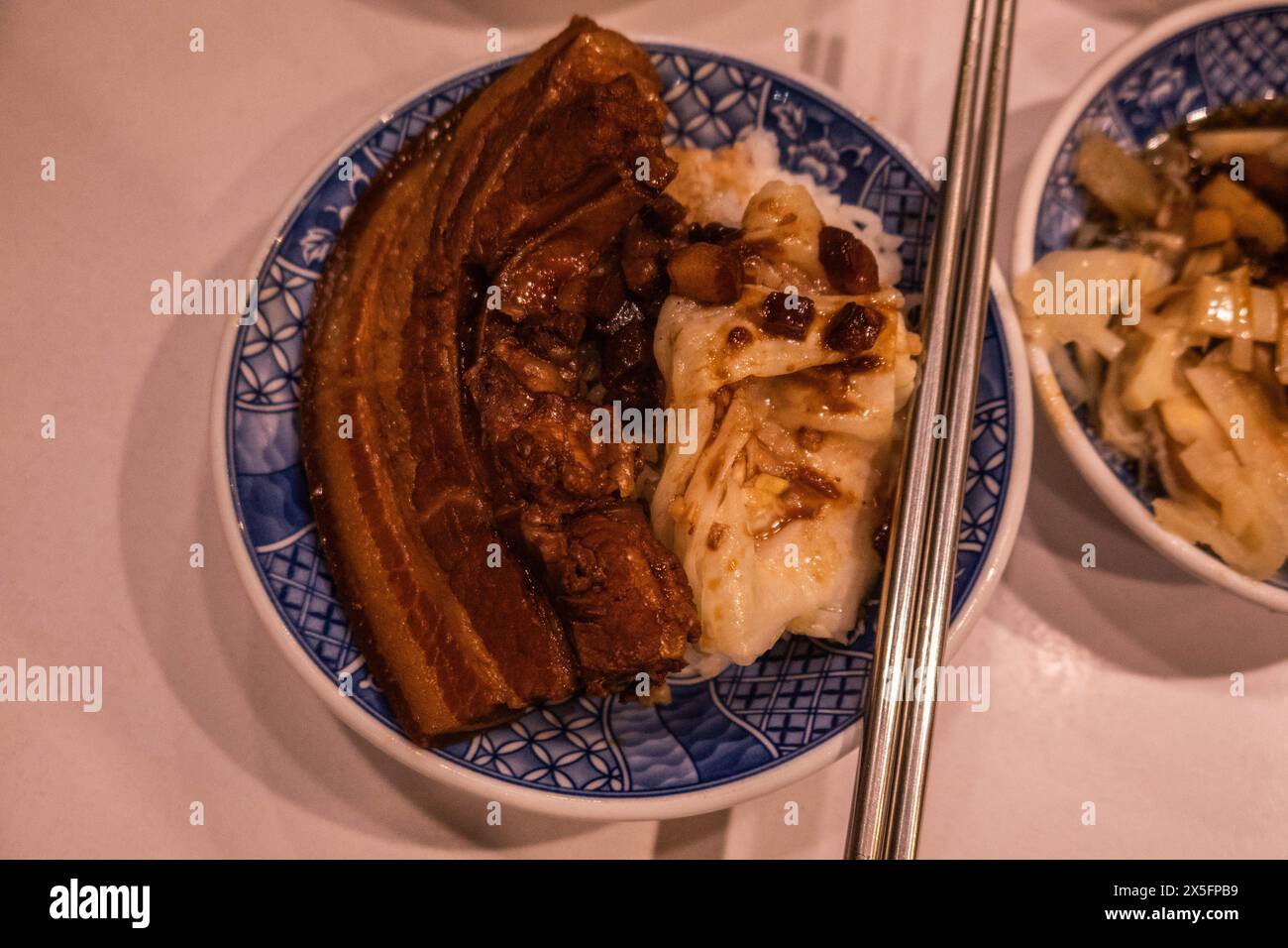 Ristorante di maiale brasato premiato con la Michelin, Wang's Broth, Huaxi Night Market, Taipei, Taiwan Foto Stock