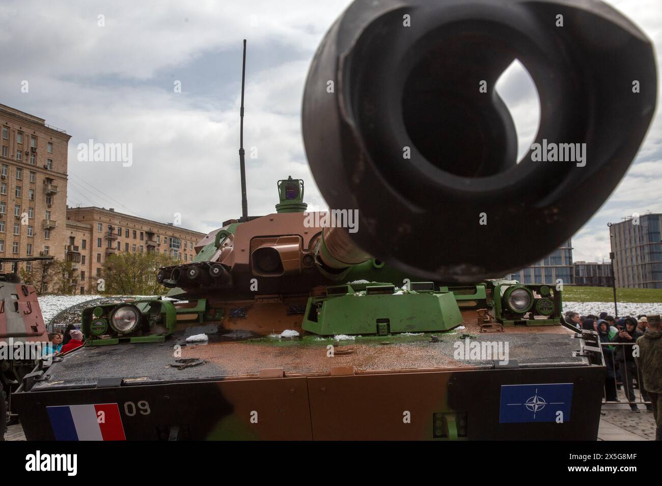 Mosca, Russia. 9 maggio 2024. L'hardware militare catturato dai militari russi nella zona dell'operazione militare speciale della Russia, è raffigurato sulla collina Poklonnaya di Mosca. La mostra del Ministero della difesa russo con oltre 30 articoli di hardware militare, apre nel Victory Park a maggio Foto Stock