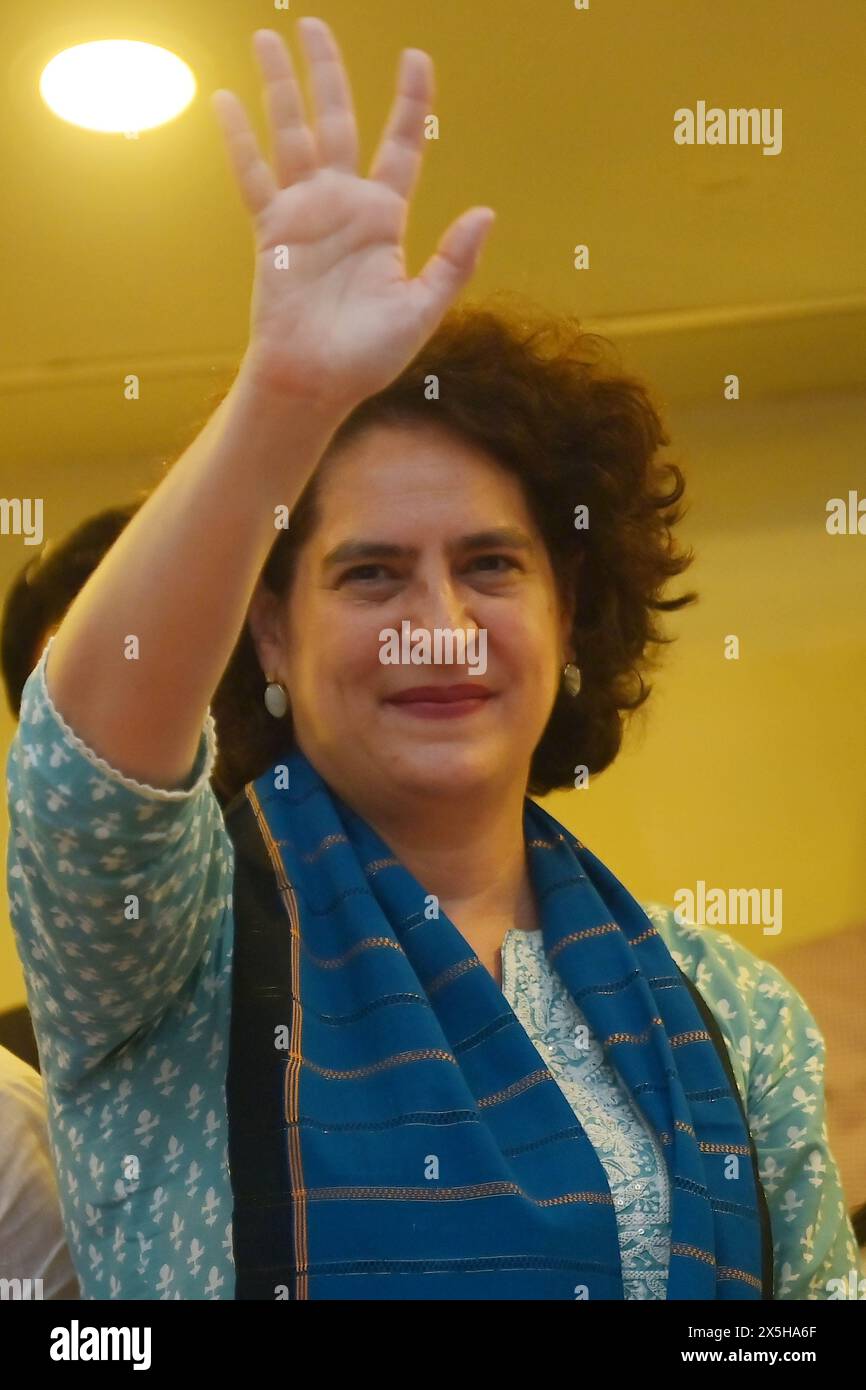 Il leader del Congresso Priyanka Gandhi Vadra, insieme ai leader dell'opposizione congiunta indiana (Congresso e CPIM), si è impegnato in un vivace roadshow in previsione delle prossime elezioni di Lok Sabha. Tripura, India. Foto Stock