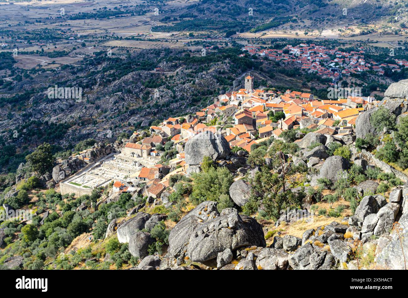 Vista del borgo medievale di Monsanto, Portogallo Foto Stock