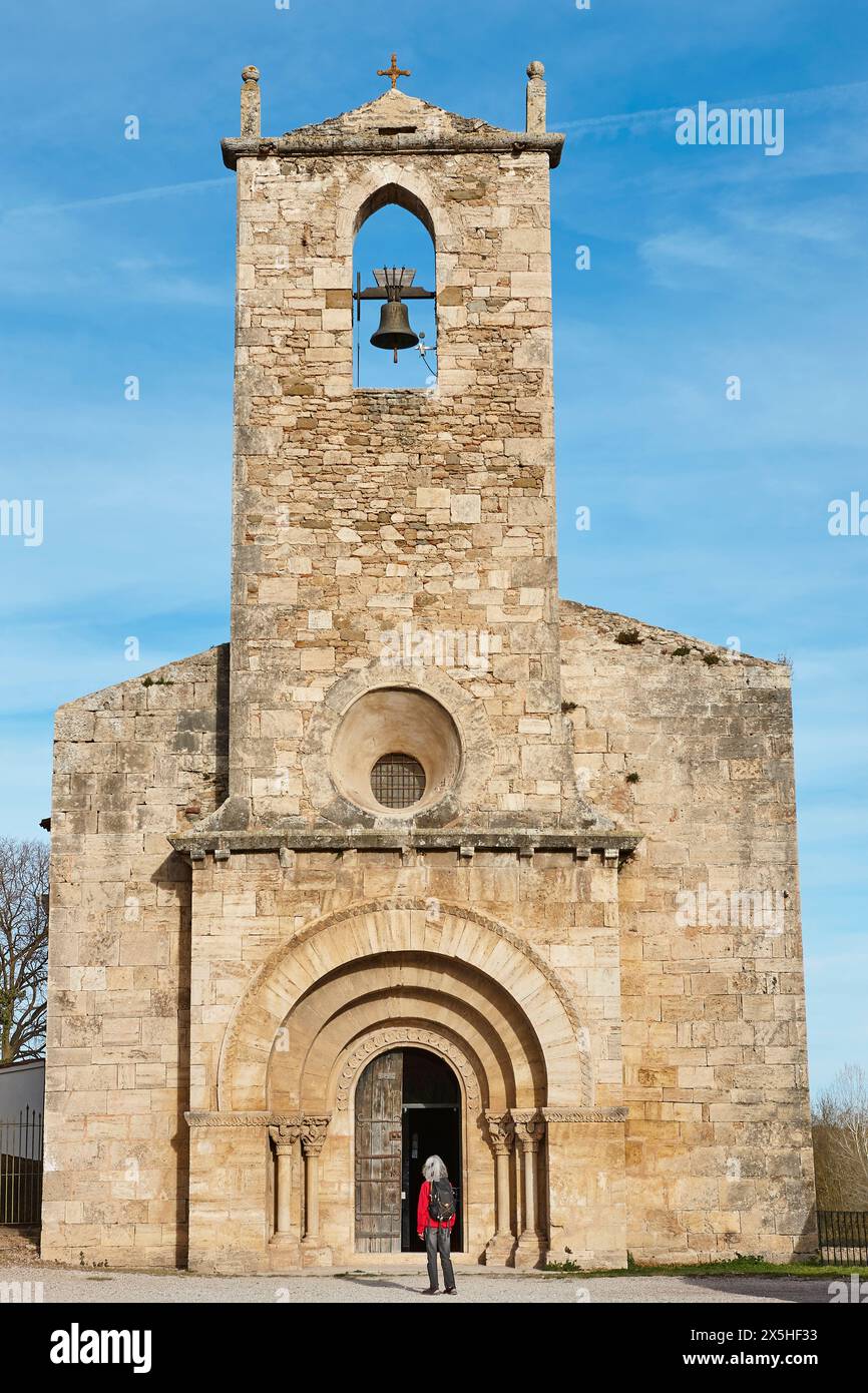 Chiesa romanica di S.. Maria de Porqueres. Lago Banyoles. Girona Foto Stock