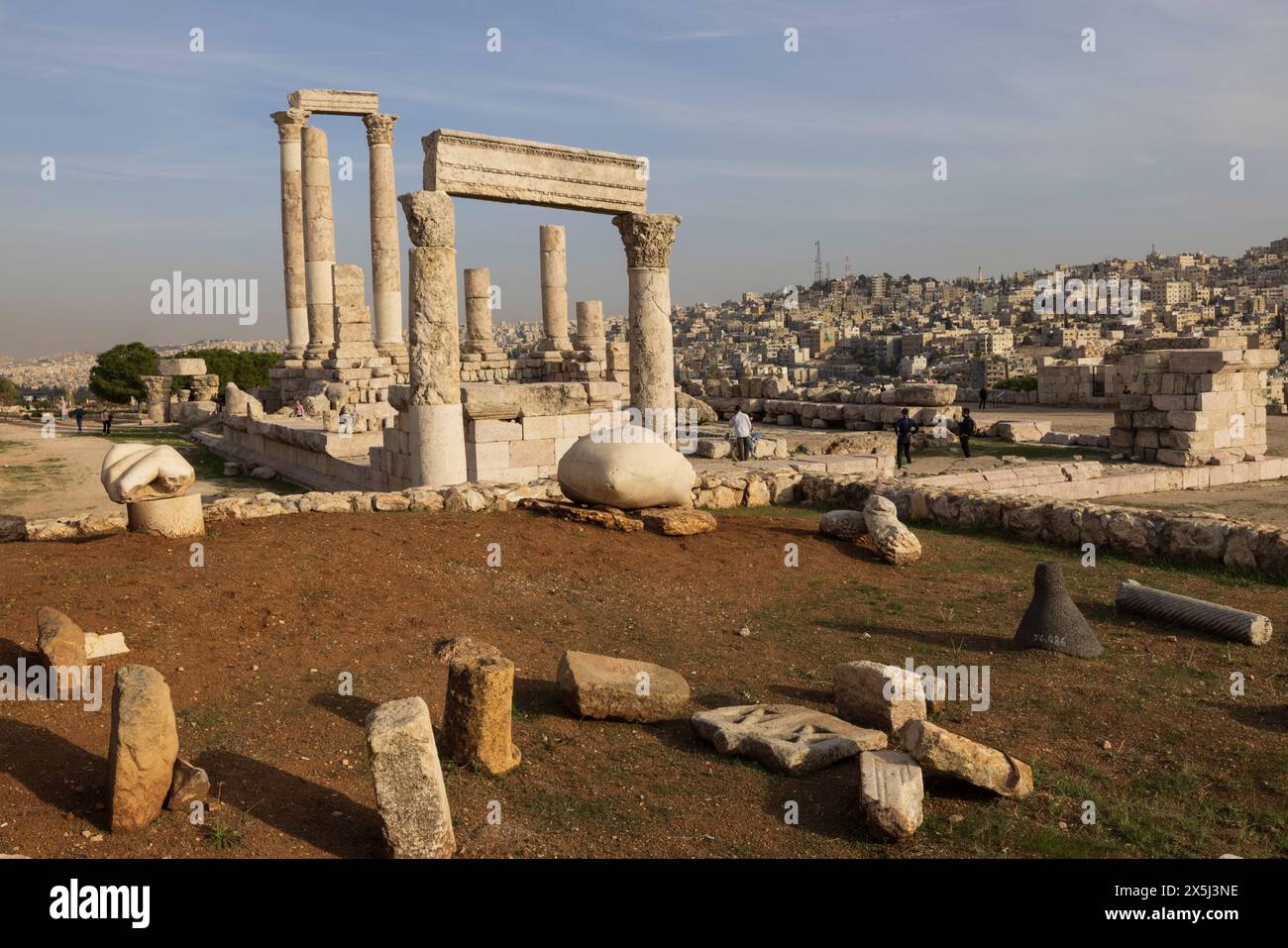 Jordan, Amman. Cittadella con il Tempio Romano di Ercole. Costruito dall'imperatore Marco Aurelio nel 162 d.C. Foto Stock